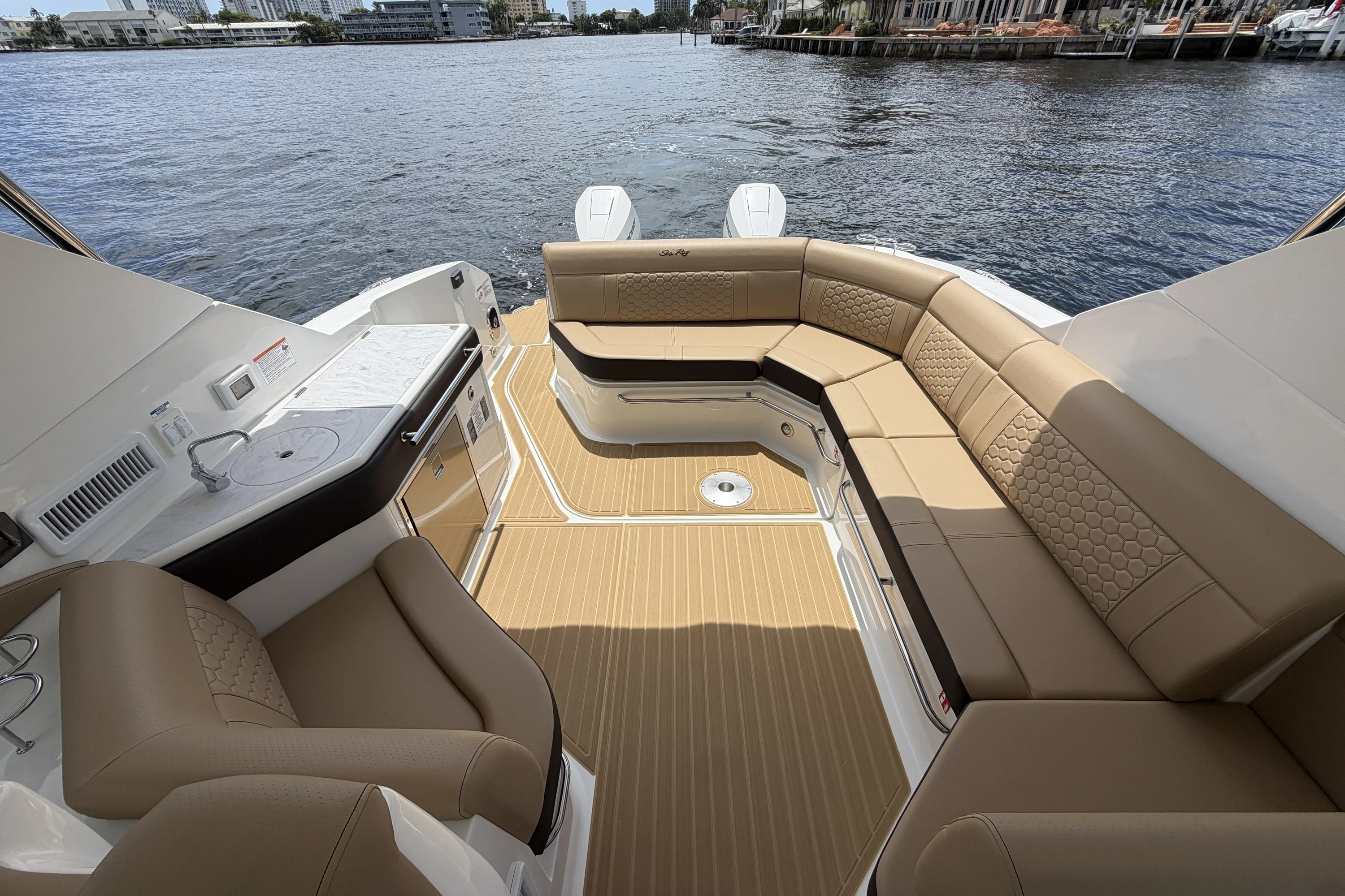 2026 Sea Ray Sundancer 320 Outboard Image Thumbnail #25