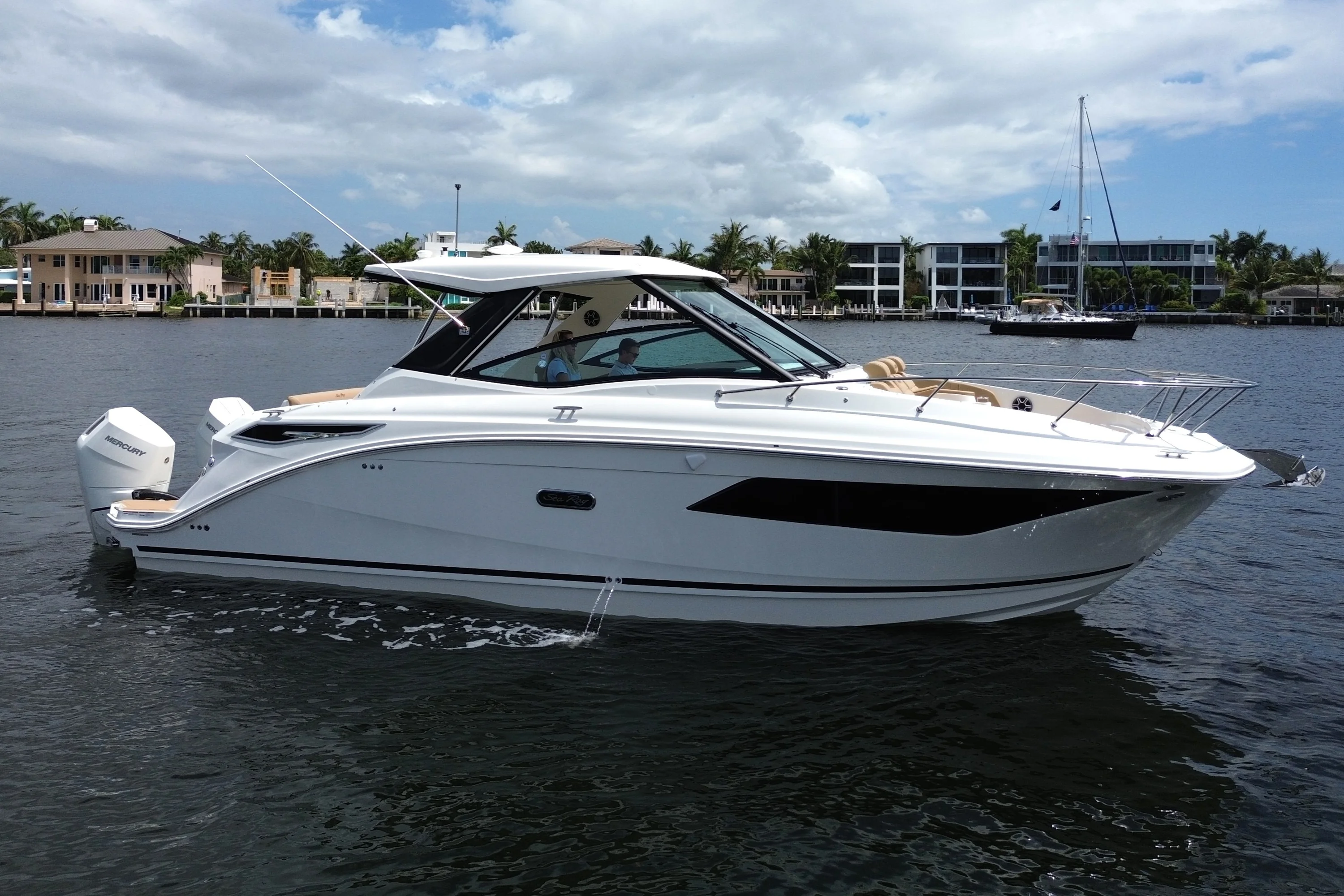 2026 Sea Ray Sundancer 320 Outboard Image Thumbnail #0
