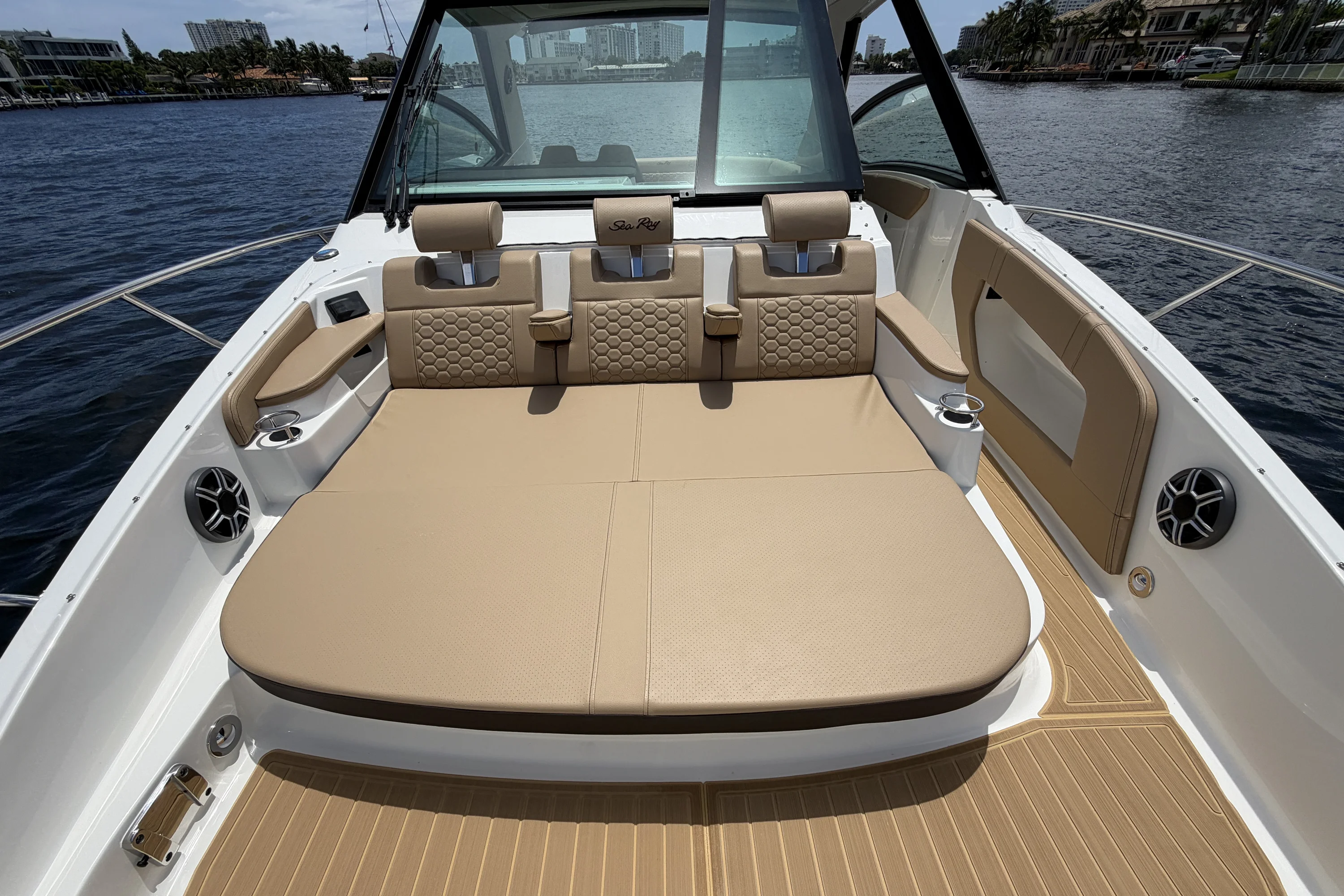 2026 Sea Ray Sundancer 320 Outboard Image Thumbnail #48