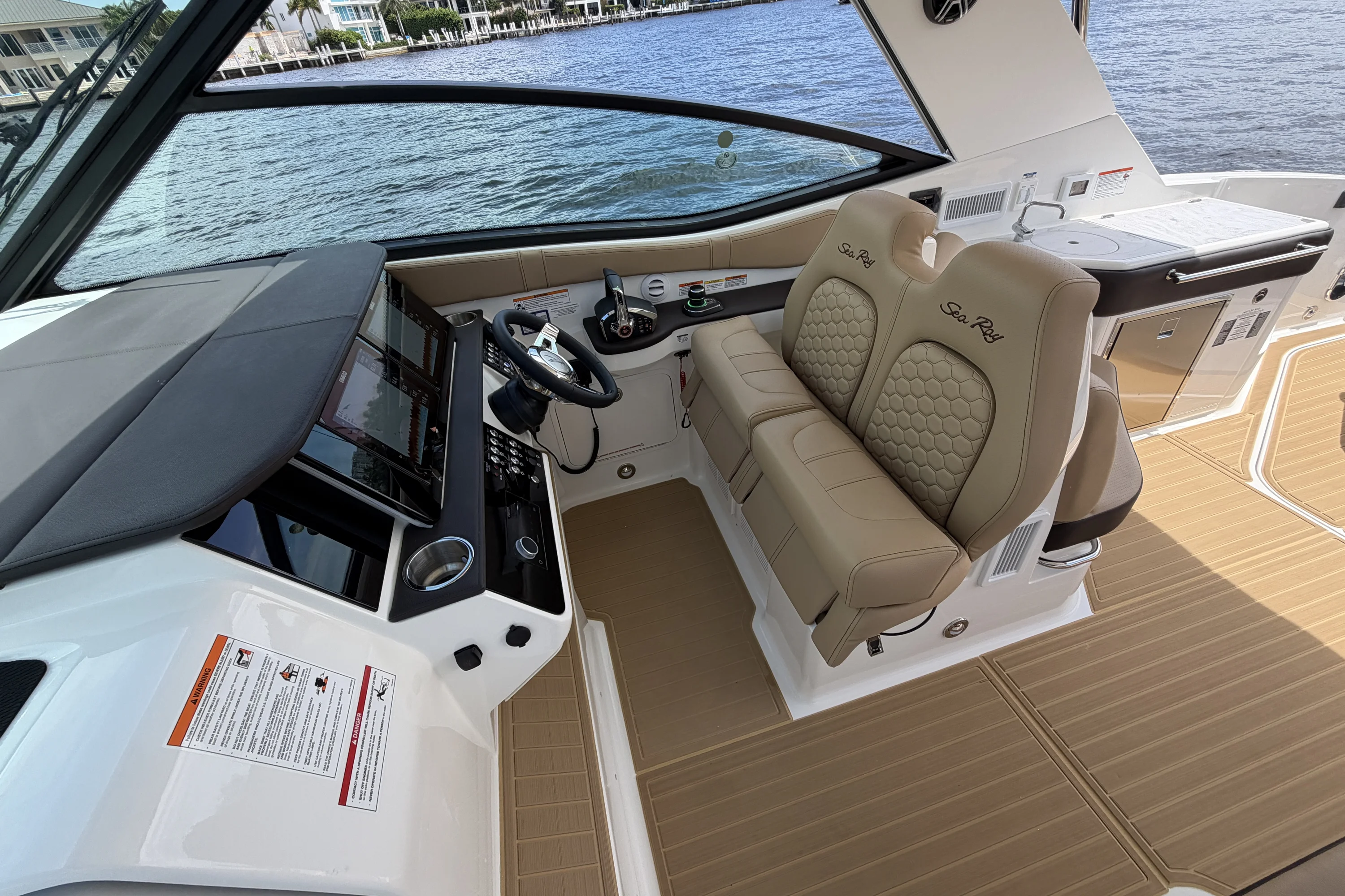 2026 Sea Ray Sundancer 320 Outboard Image Thumbnail #37