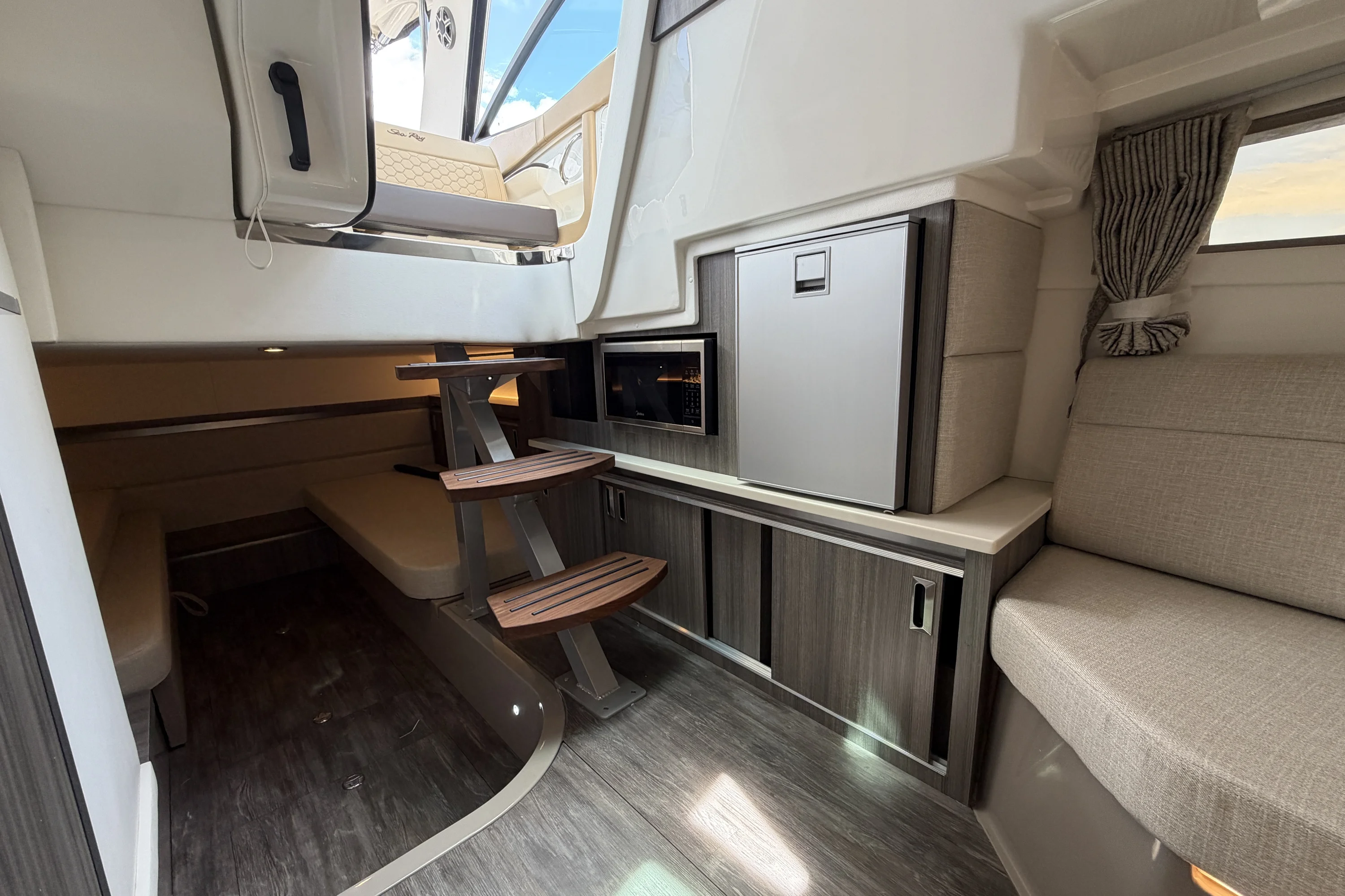 2026 Sea Ray Sundancer 320 Outboard Image Thumbnail #57