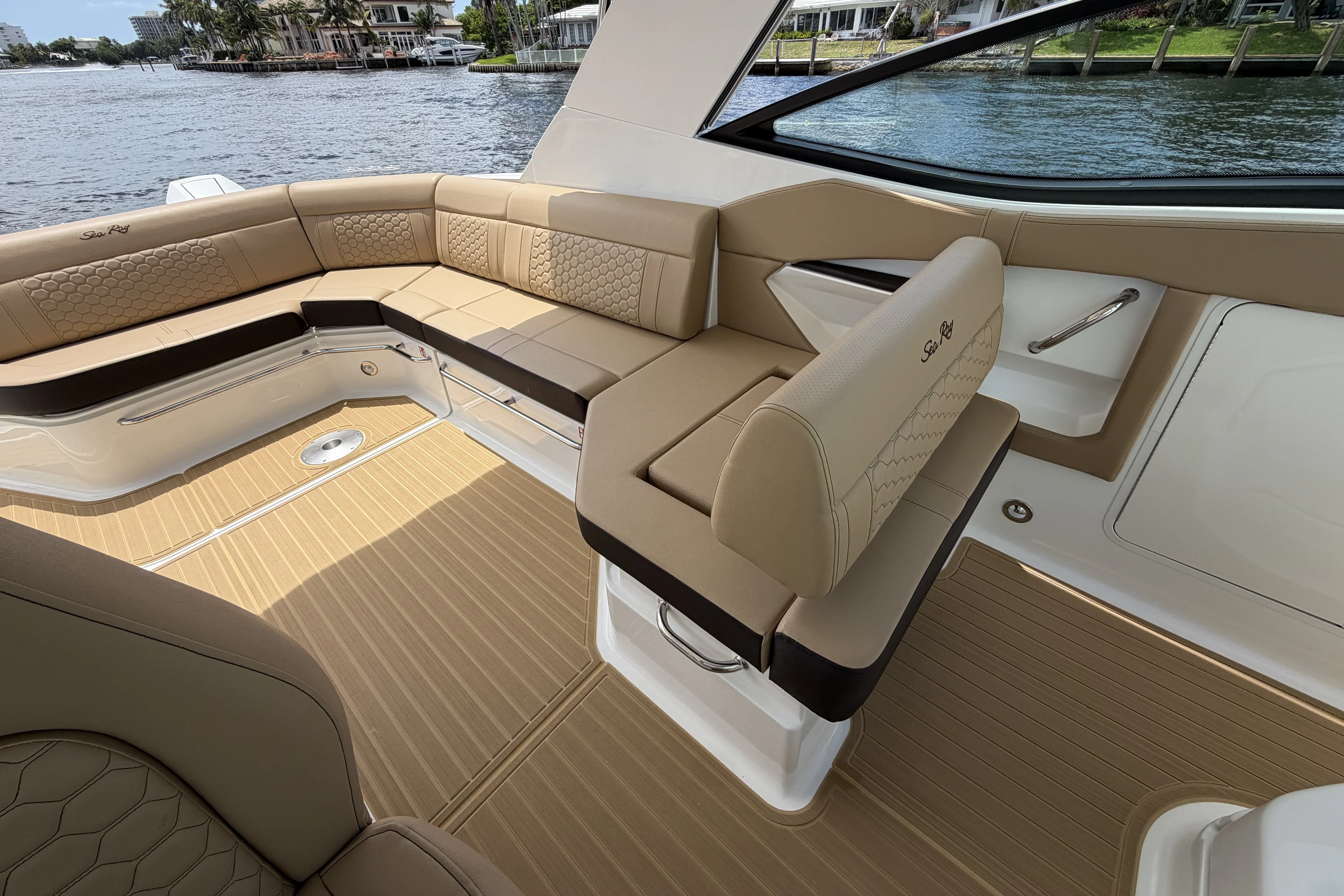 2026 Sea Ray Sundancer 320 Outboard Image Thumbnail #34