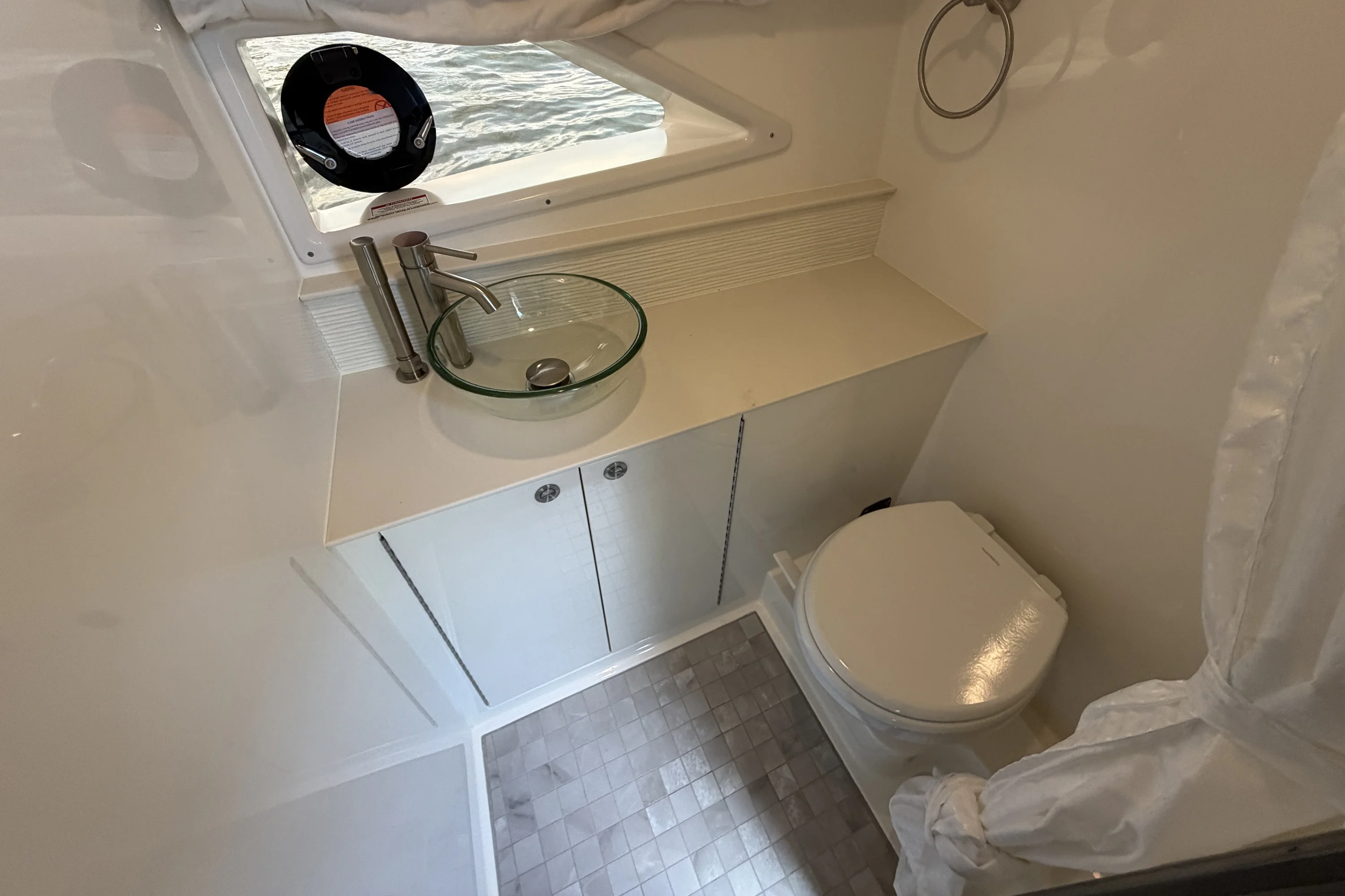2026 Sea Ray Sundancer 320 Outboard Image Thumbnail #64