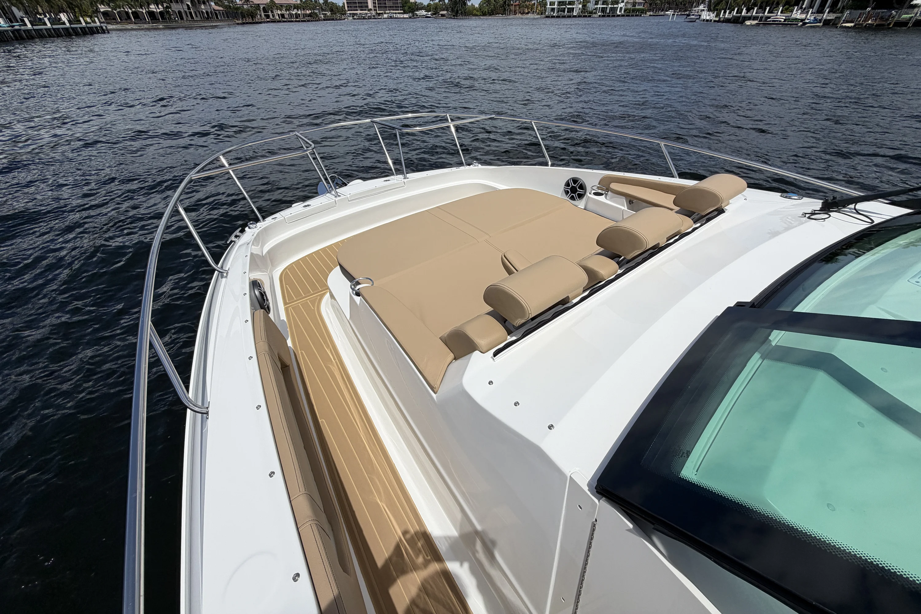2026 Sea Ray Sundancer 320 Outboard Image Thumbnail #47