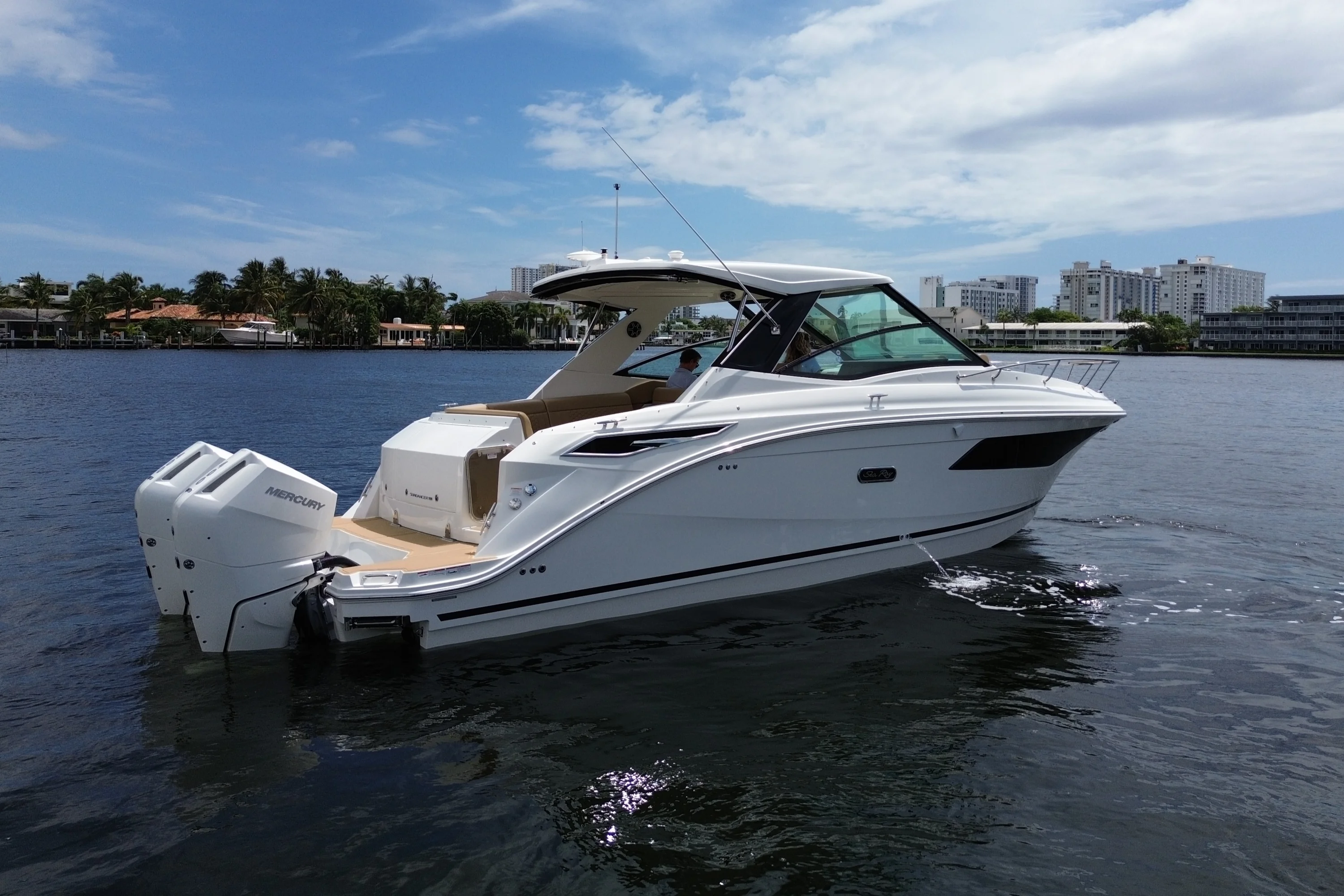 2026 Sea Ray Sundancer 320 Outboard Image Thumbnail #4