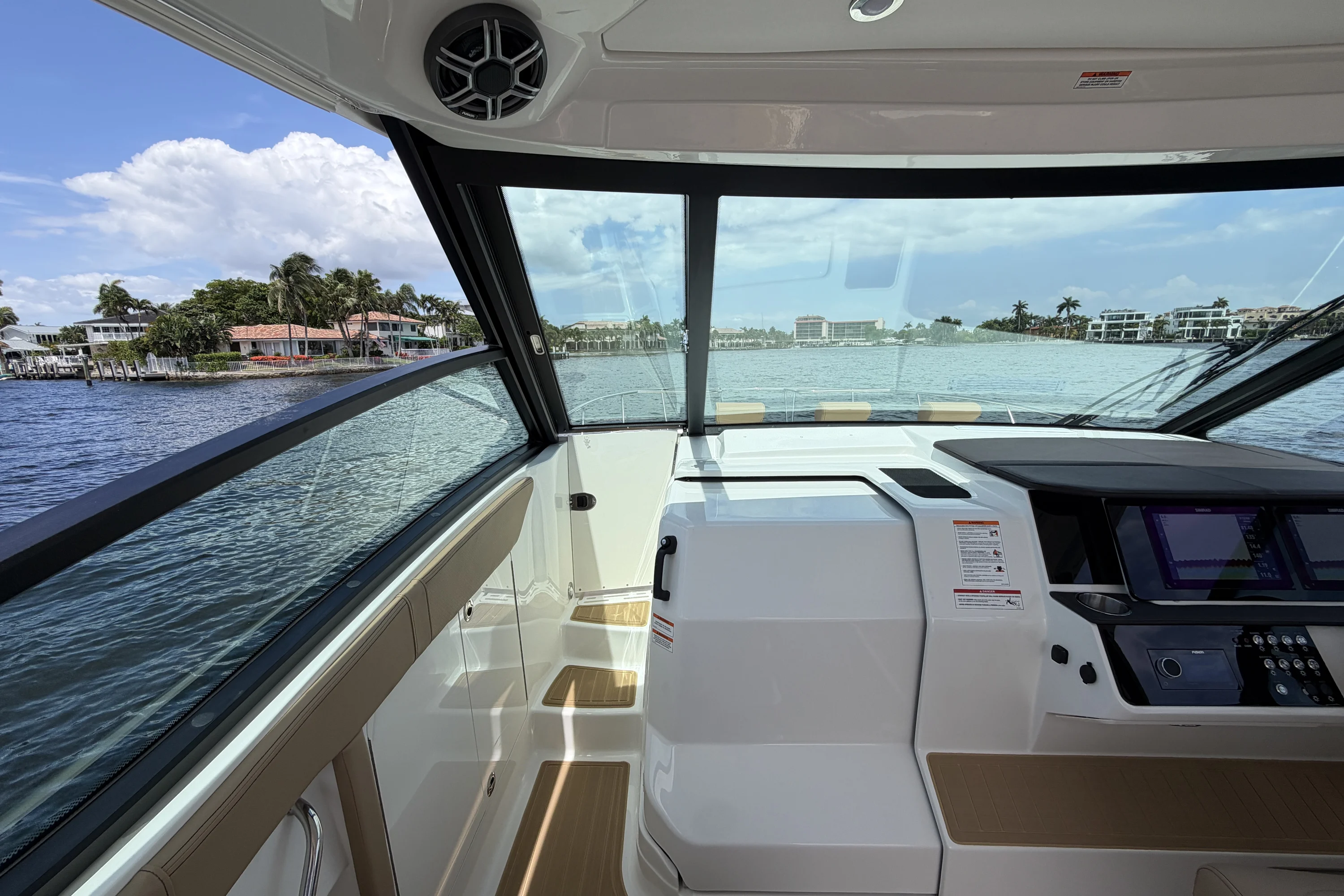 2026 Sea Ray Sundancer 320 Outboard Image Thumbnail #45