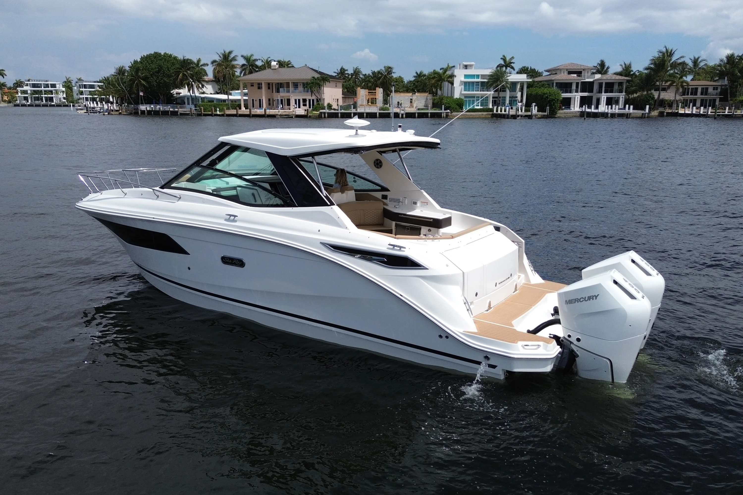 2026 Sea Ray Sundancer 320 Outboard Image Thumbnail #8
