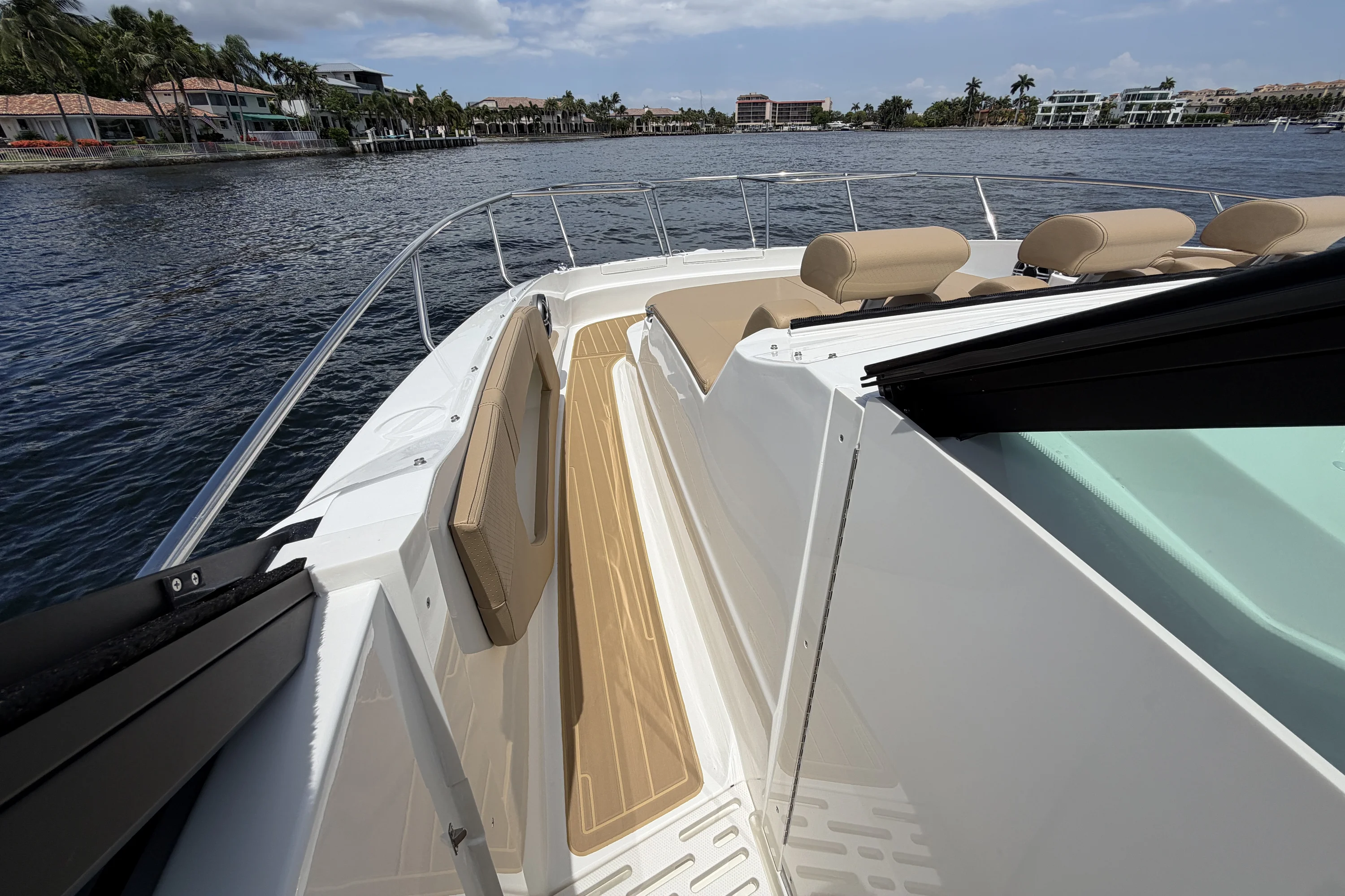 2026 Sea Ray Sundancer 320 Outboard Image Thumbnail #46