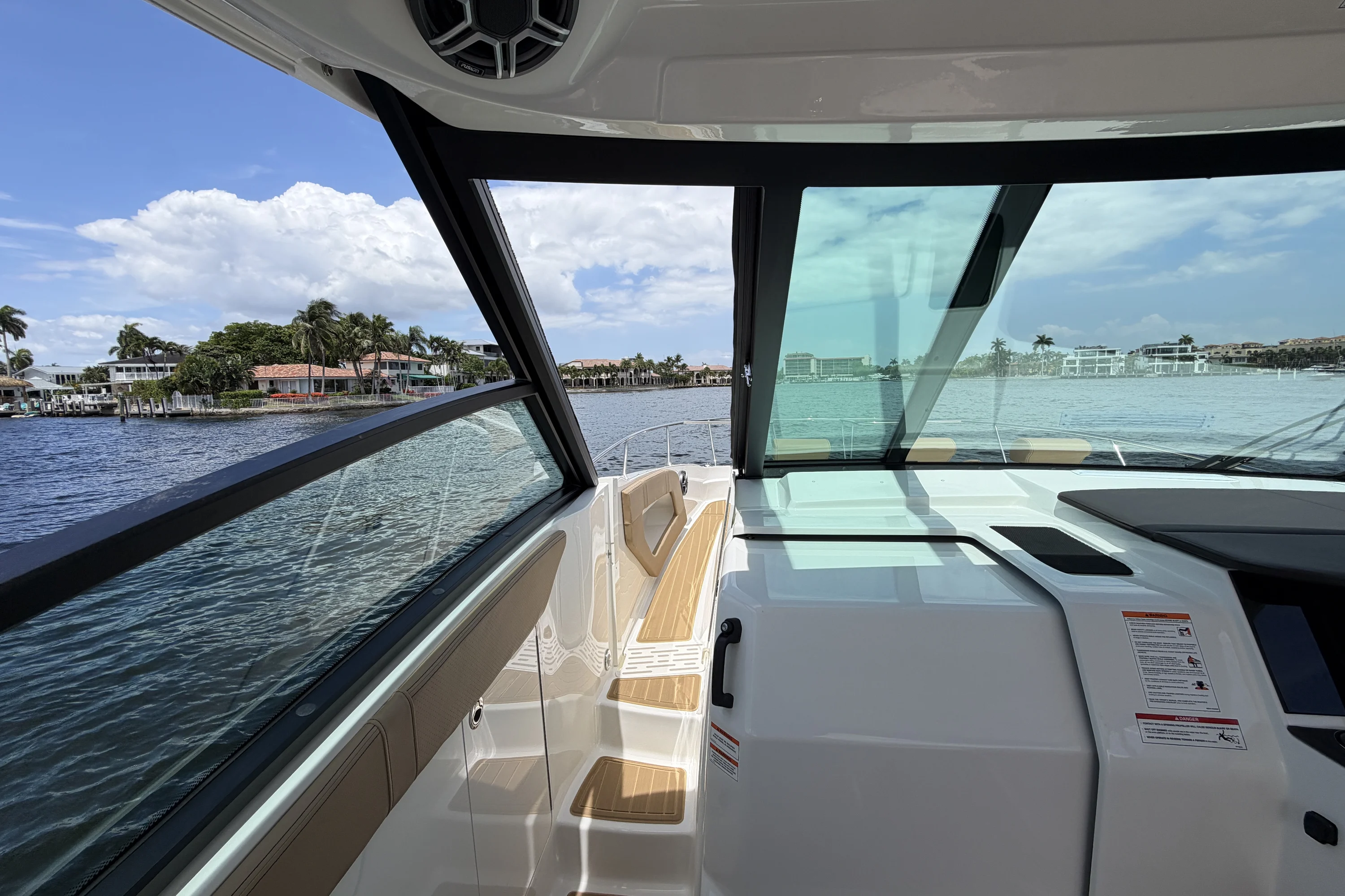 2026 Sea Ray Sundancer 320 Outboard Image Thumbnail #44