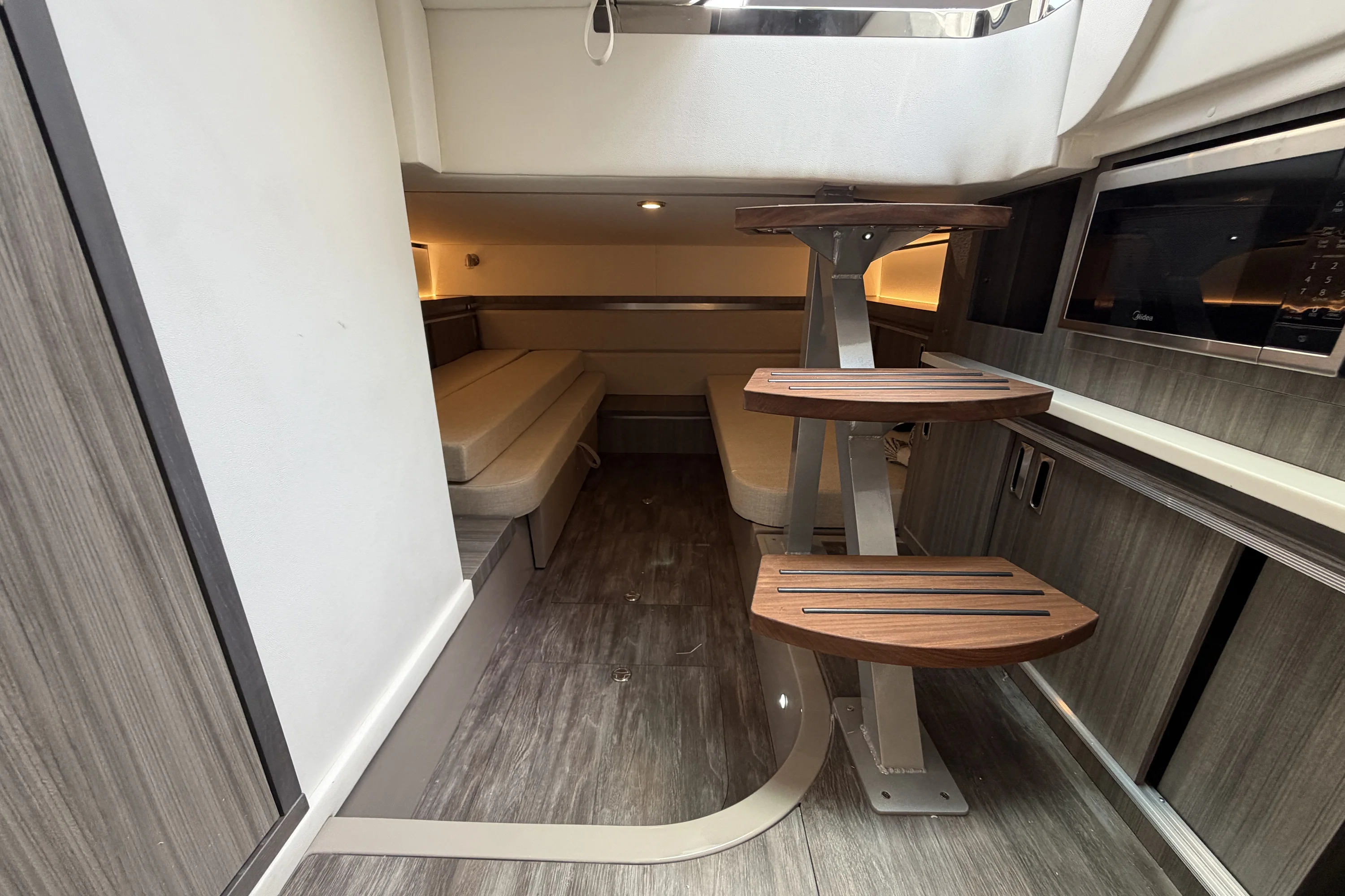 2026 Sea Ray Sundancer 320 Outboard Image Thumbnail #58