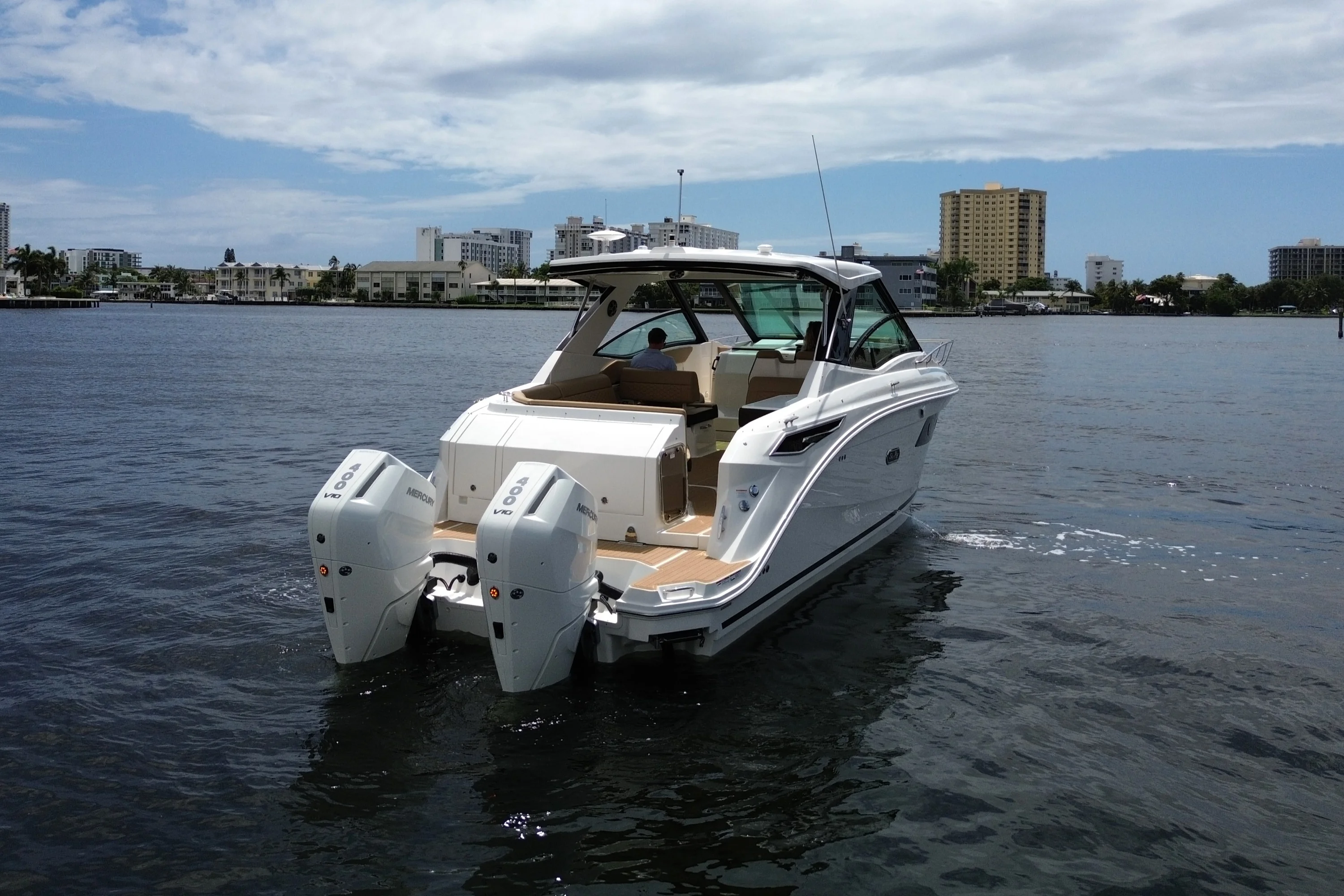 2026 Sea Ray Sundancer 320 Outboard Image Thumbnail #6