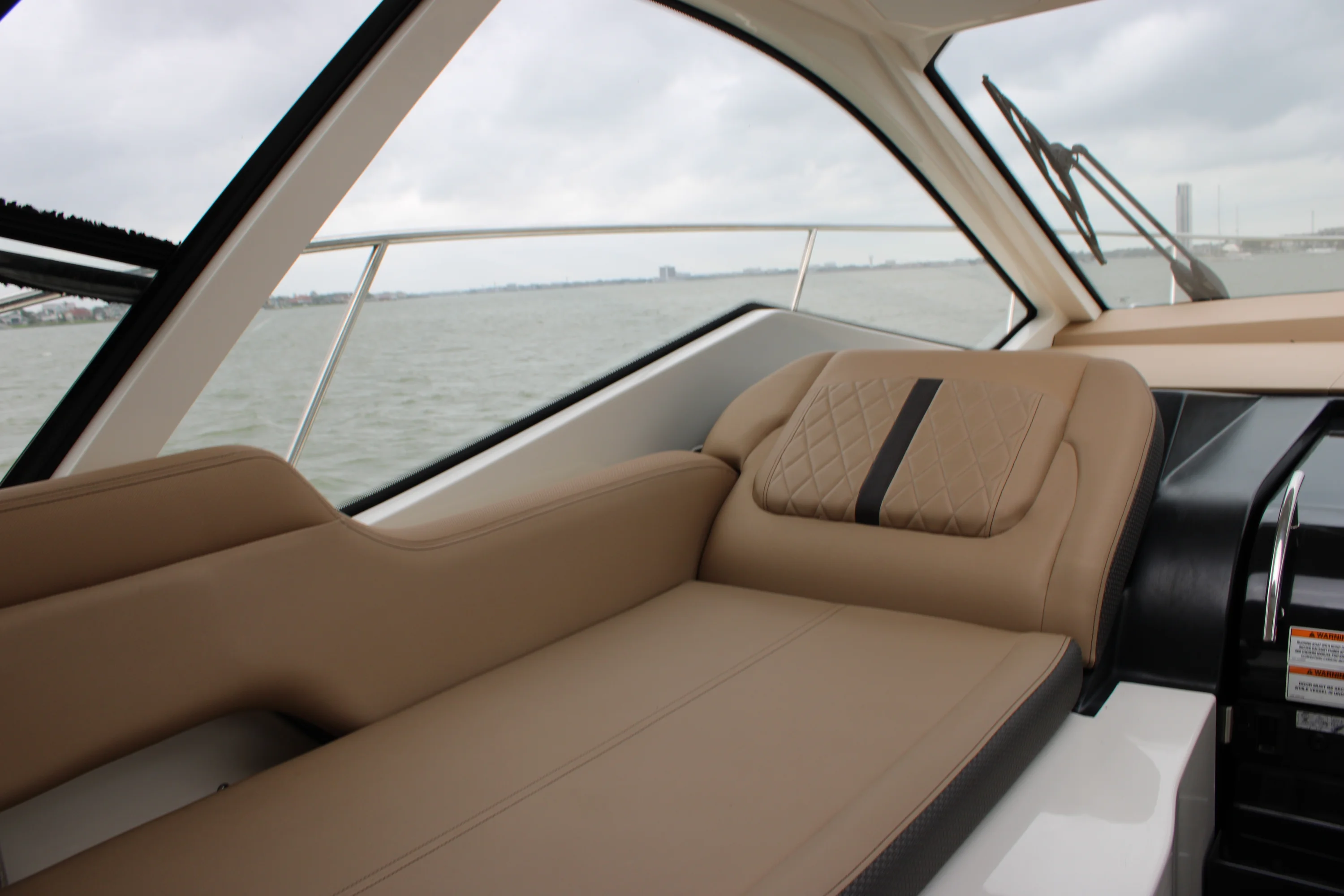 2018 Sea Ray 350 Image Thumbnail #38