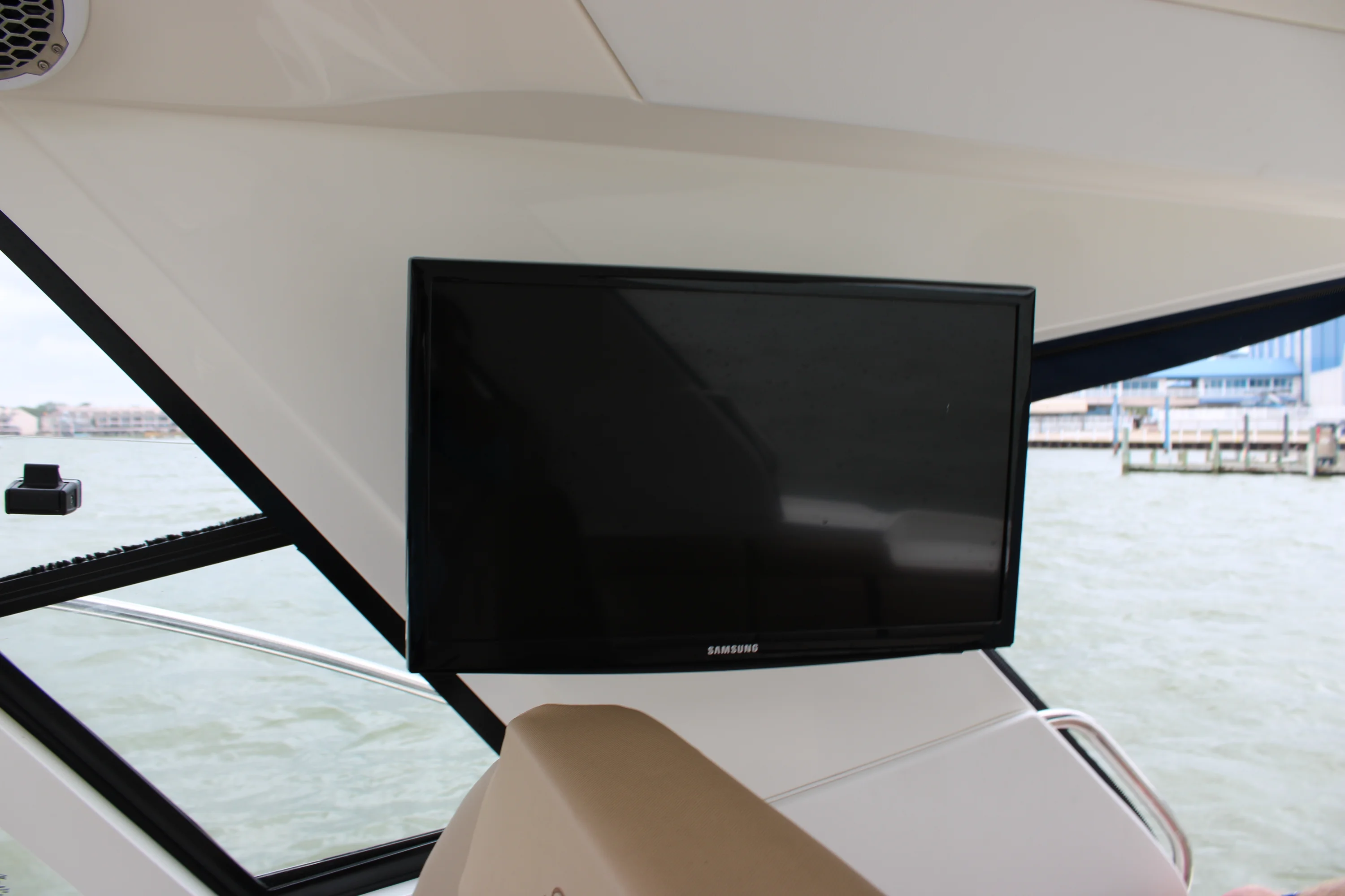 2018 Sea Ray 350 Image Thumbnail #52