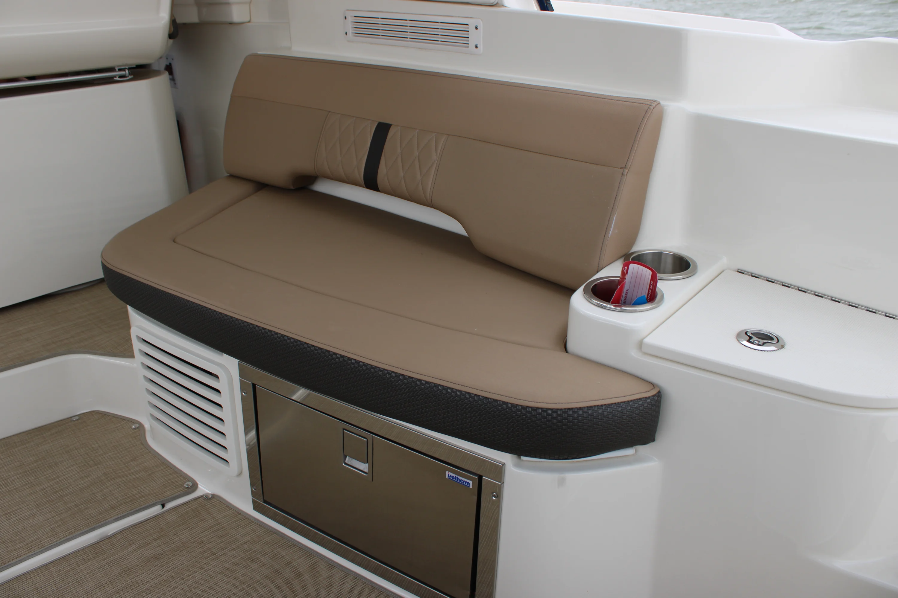 2018 Sea Ray 350 Image Thumbnail #18