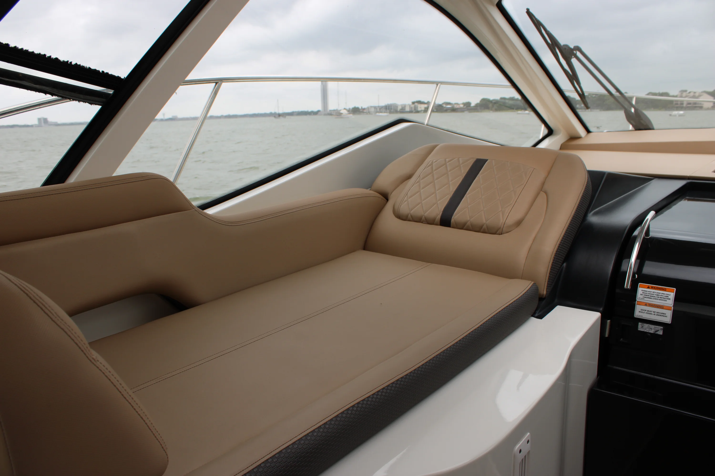 2018 Sea Ray 350 Image Thumbnail #35