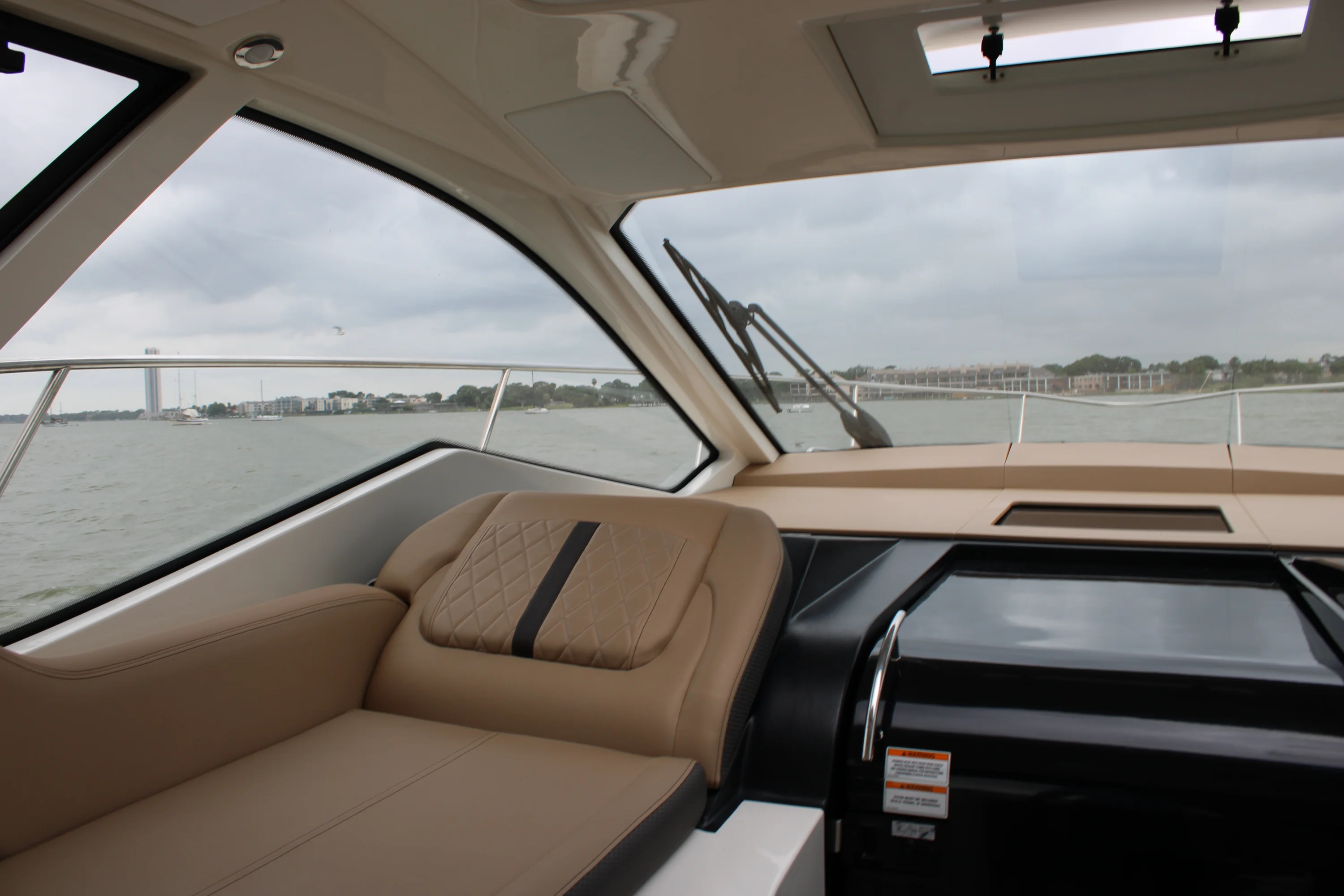 2018 Sea Ray 350 Image Thumbnail #34