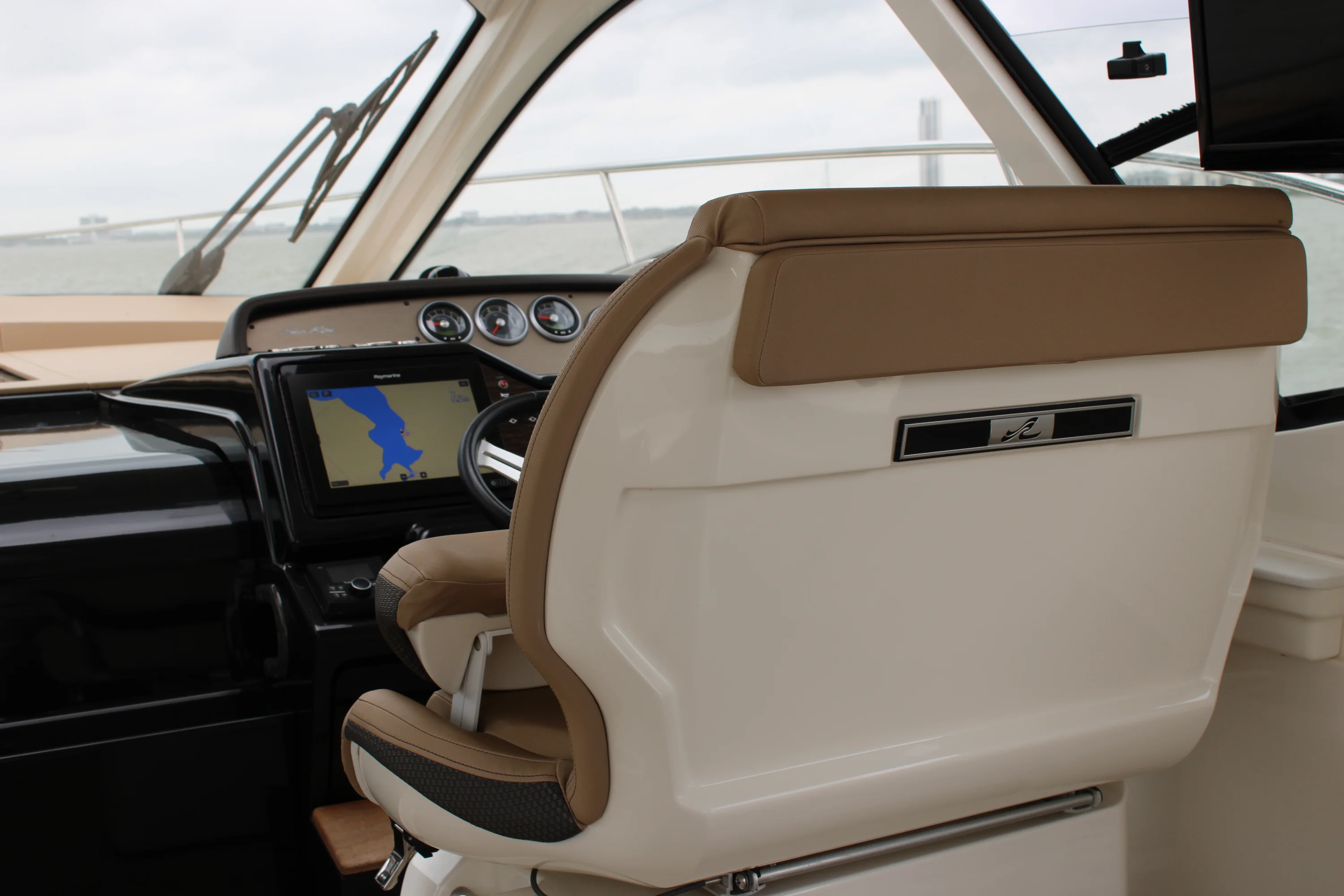 2018 Sea Ray 350 Image Thumbnail #49