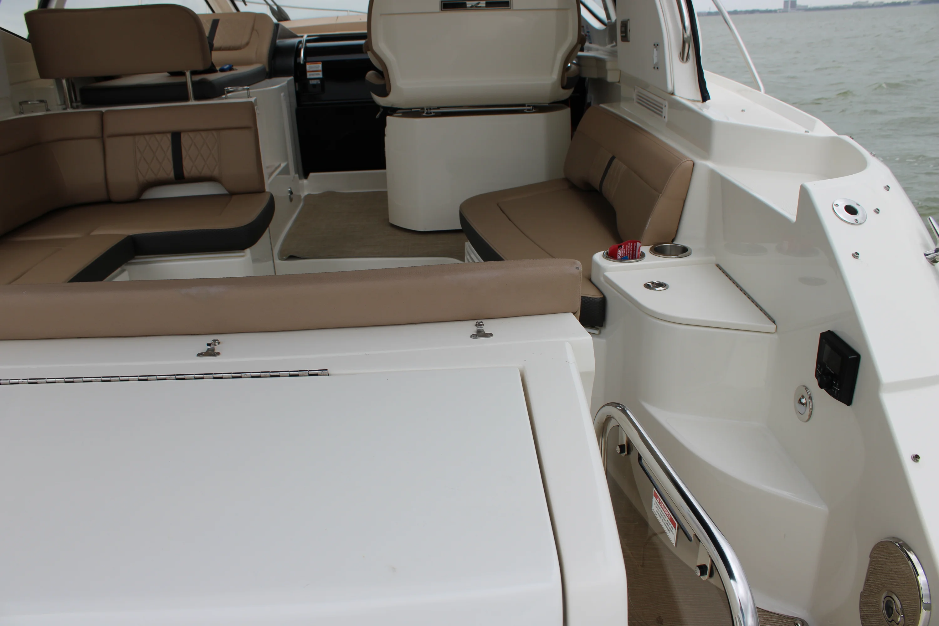 2018 Sea Ray 350 Image Thumbnail #44