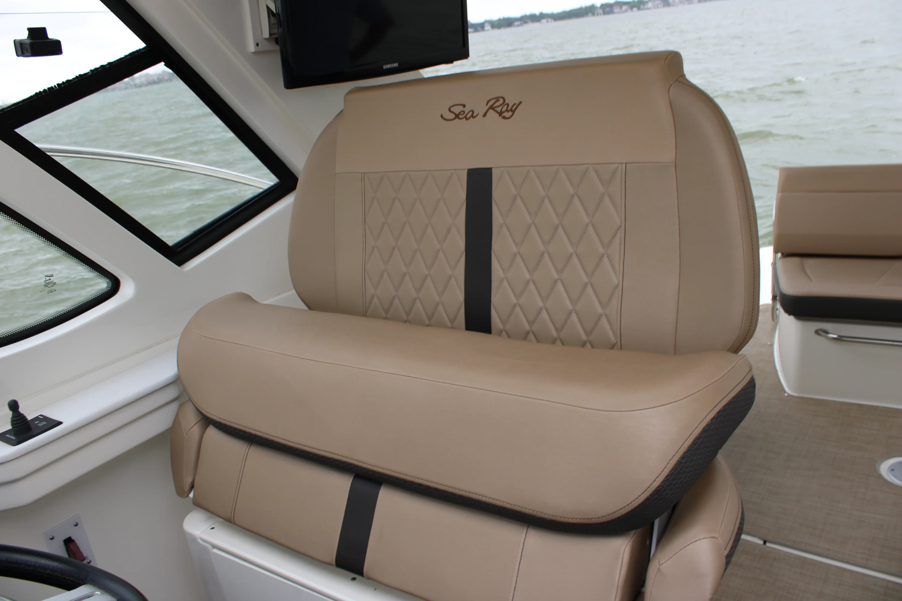 2018 Sea Ray 350 Image Thumbnail #26