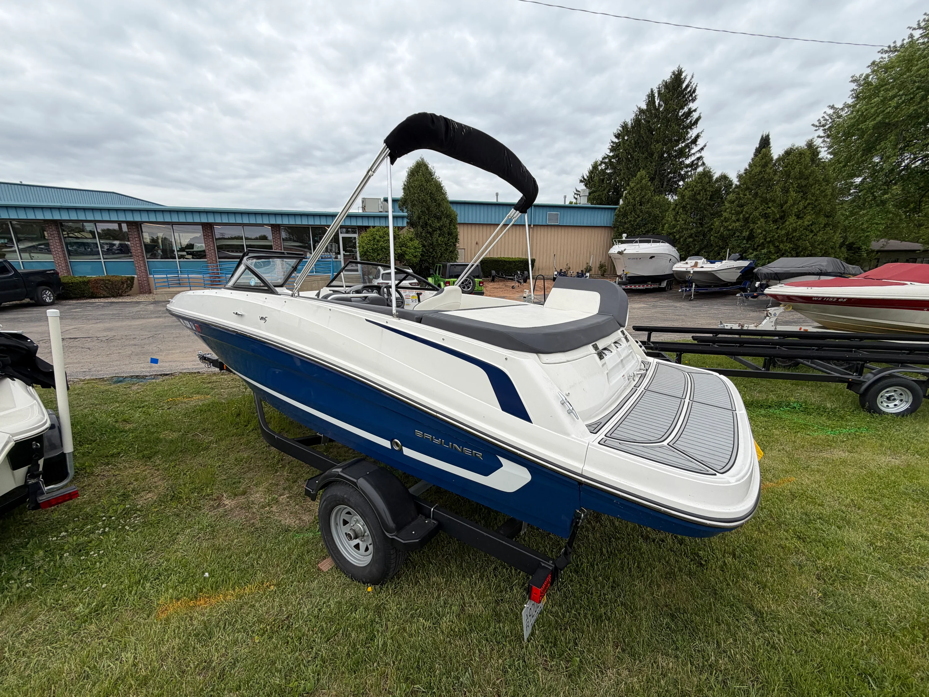 2019 Bayliner V45 Image Thumbnail #2