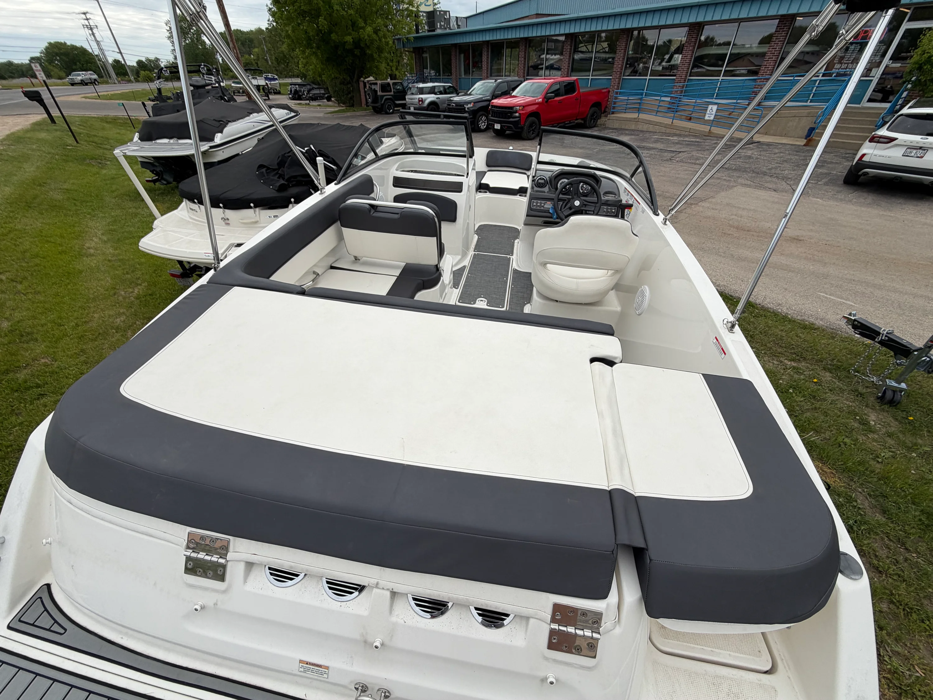 2019 Bayliner V45 Image Thumbnail #13