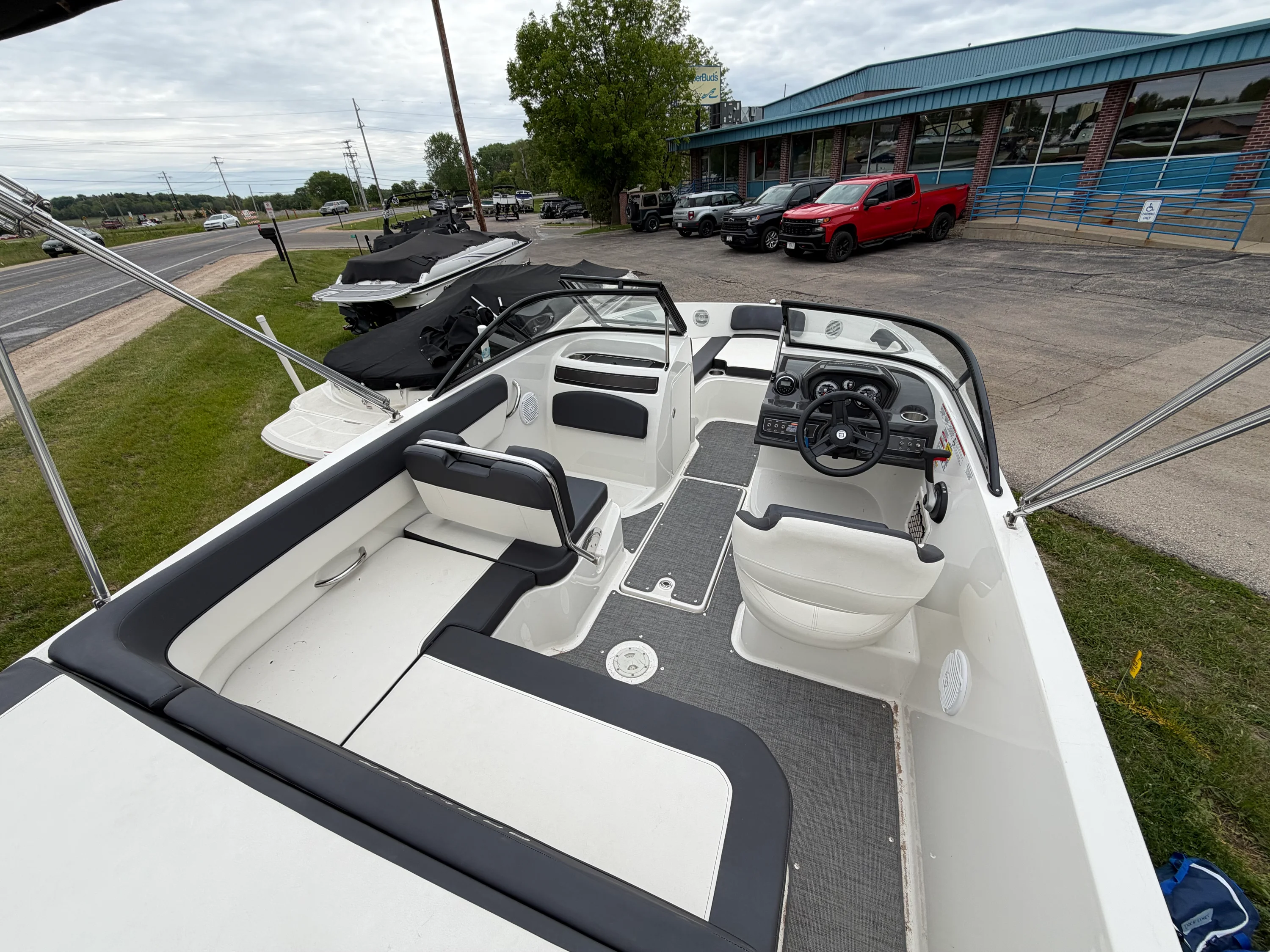 2019 Bayliner V45 Image Thumbnail #17