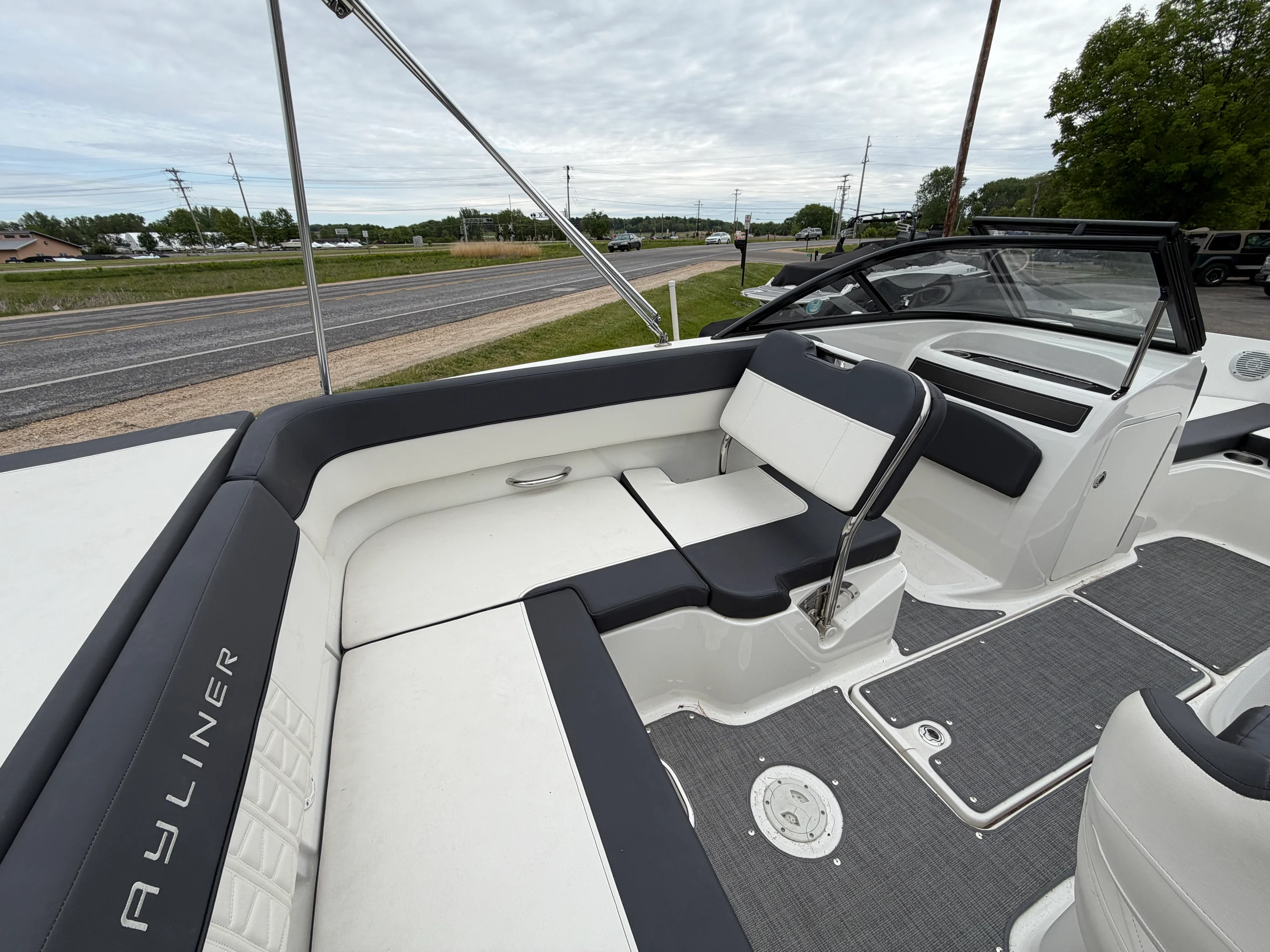 2019 Bayliner V45 Image Thumbnail #24
