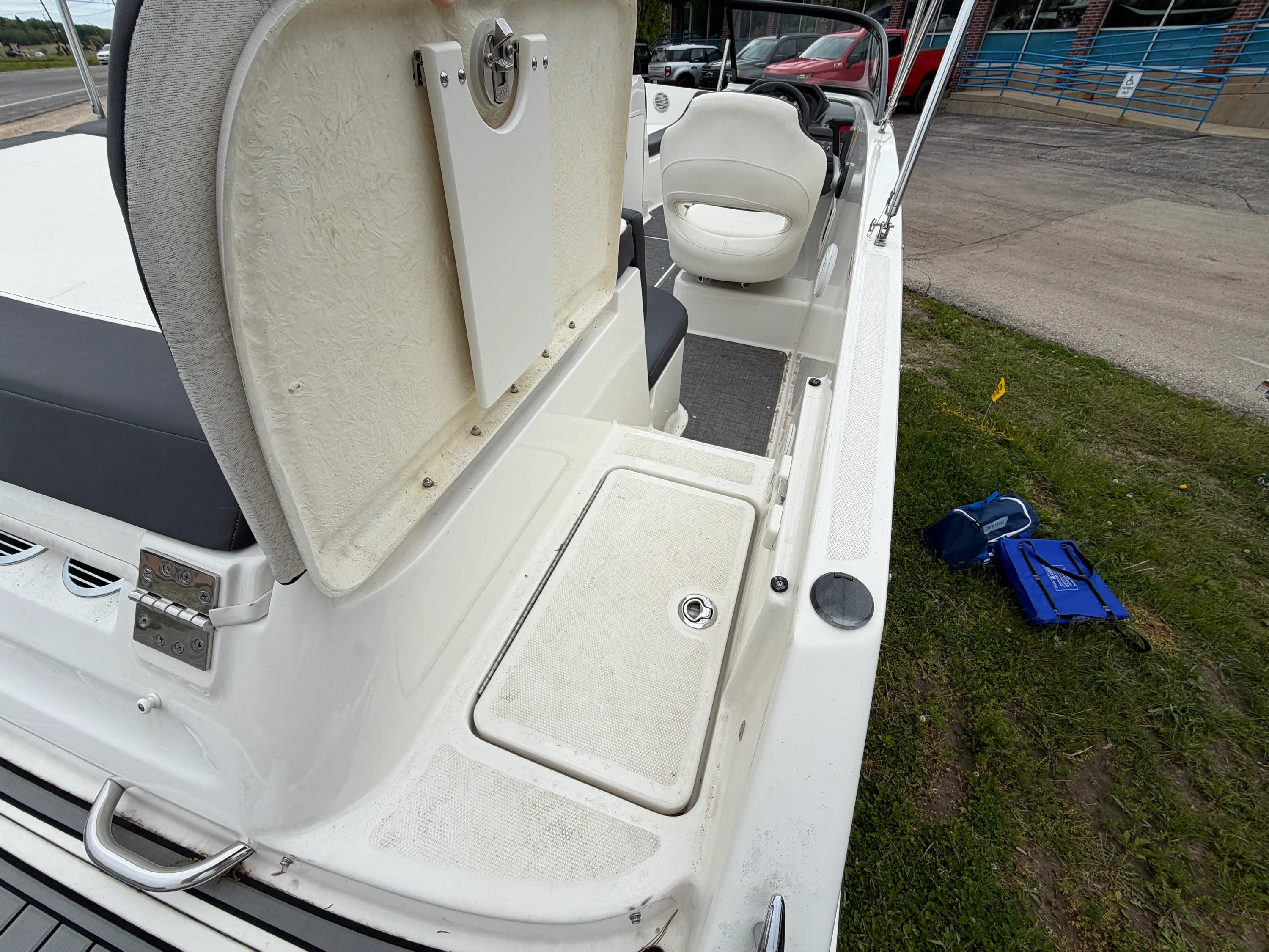 2019 Bayliner V45 Image Thumbnail #14