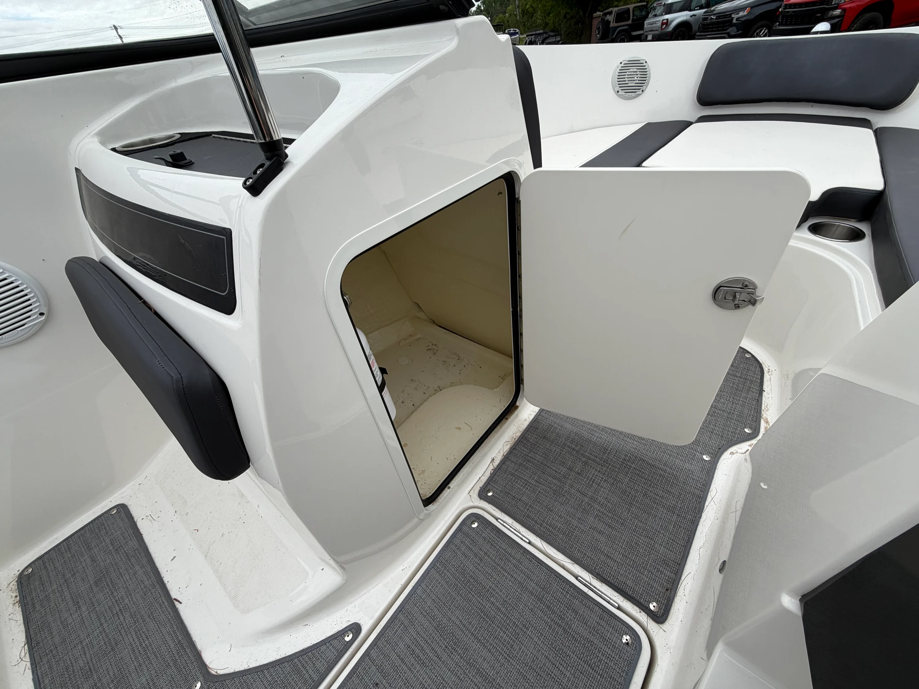 2019 Bayliner V45 Image Thumbnail #31