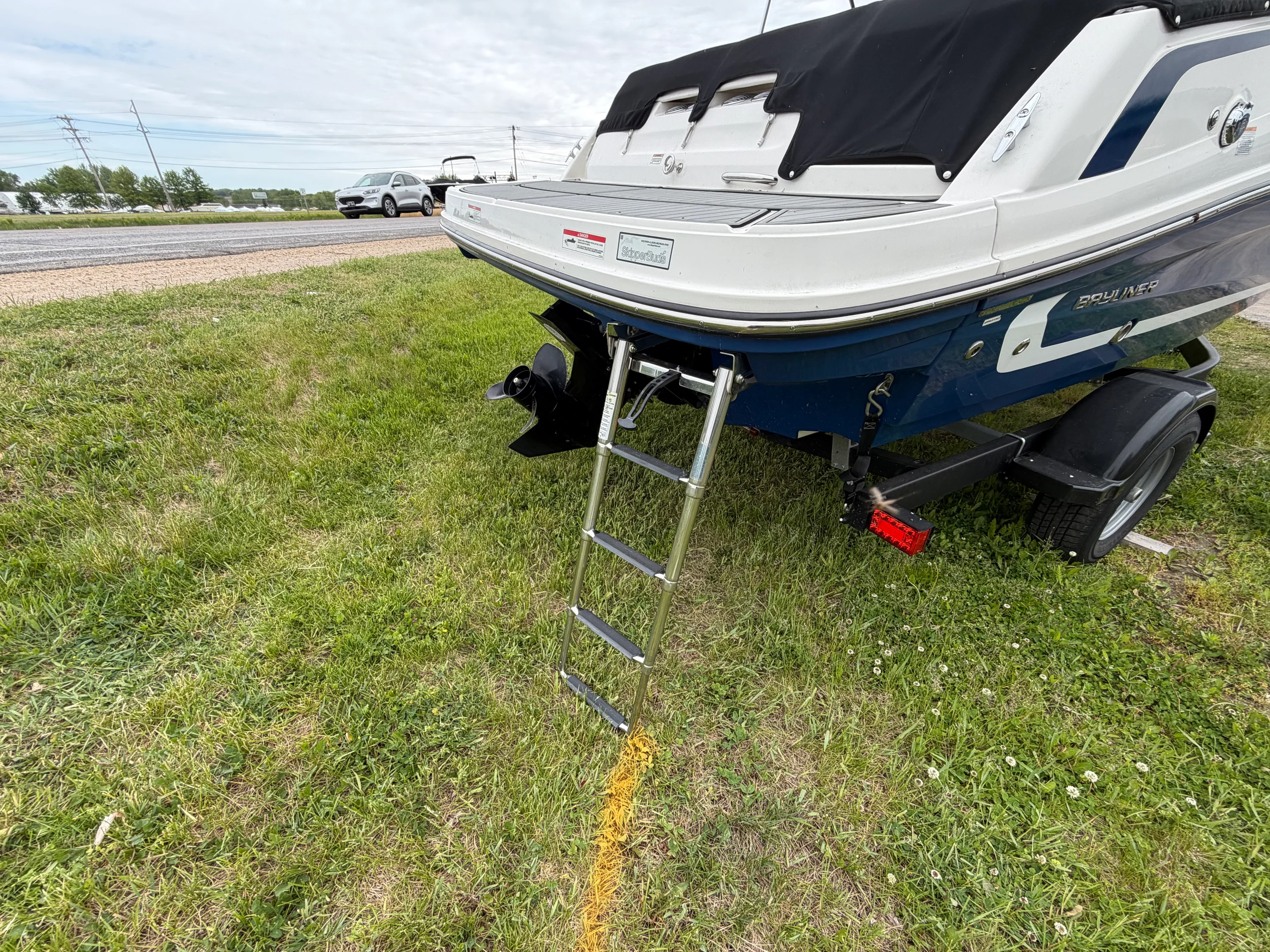 2019 Bayliner V45 Image Thumbnail #11
