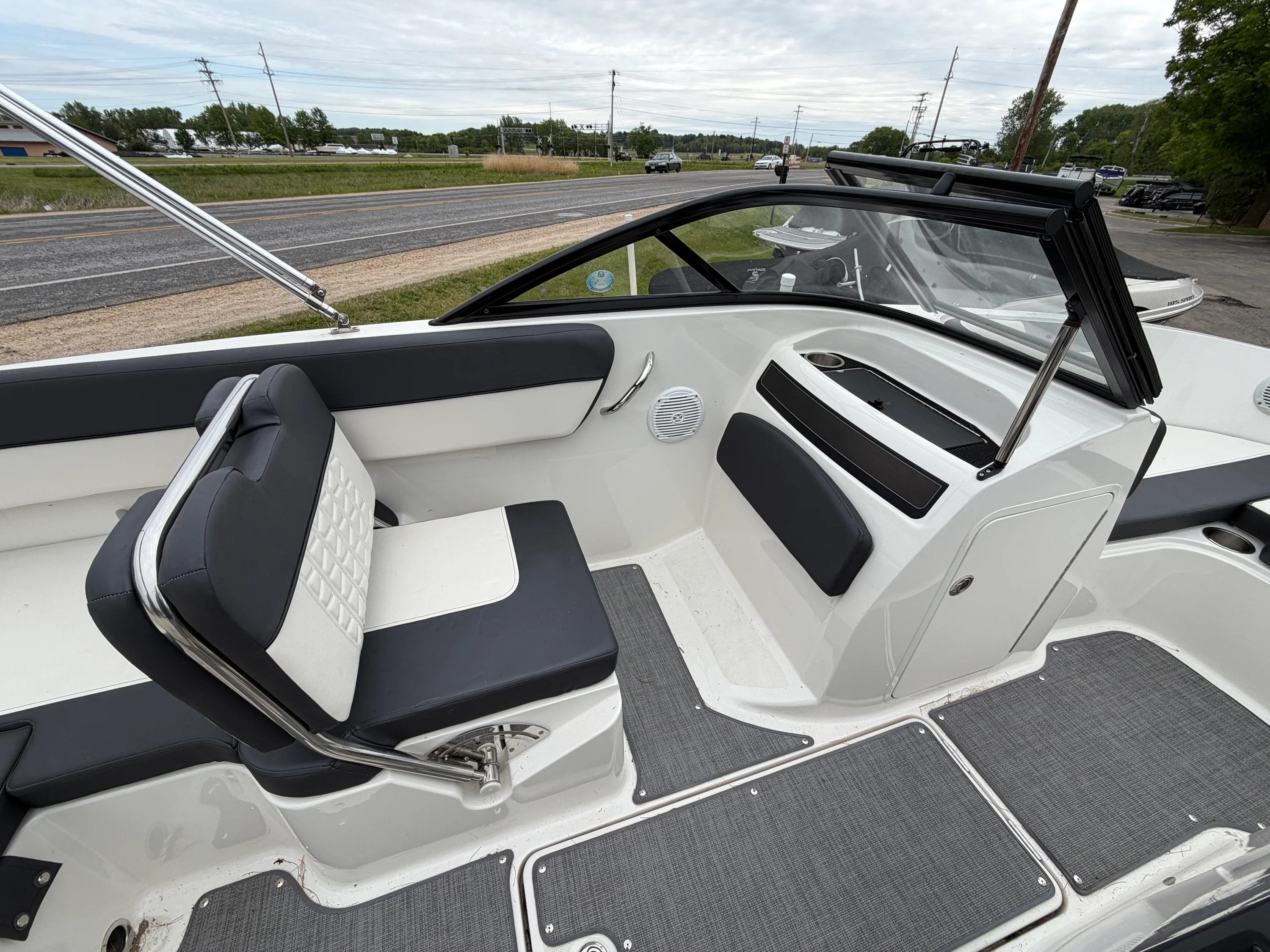 2019 Bayliner V45 Image Thumbnail #22