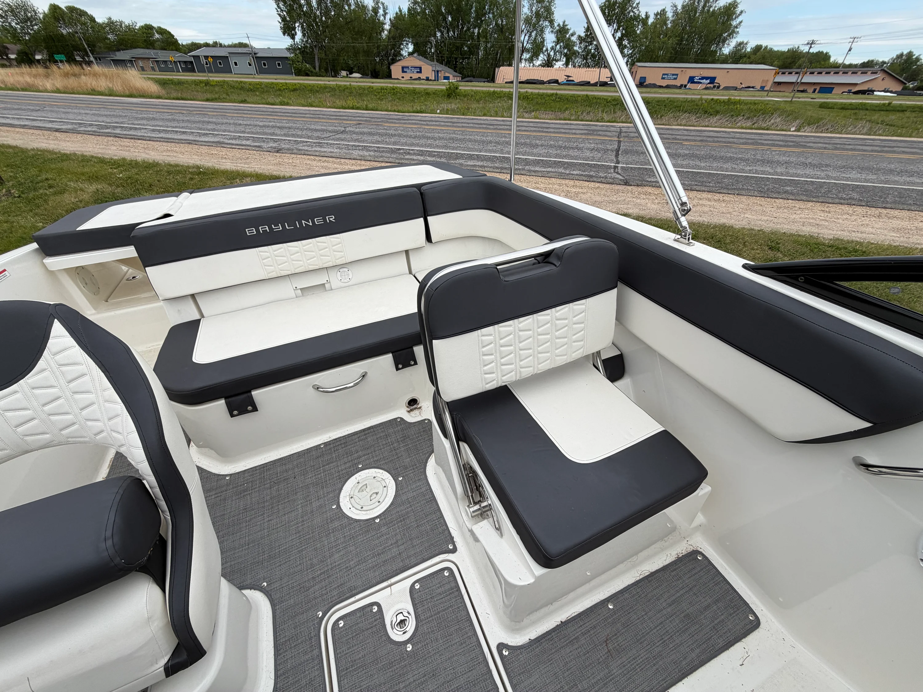 2019 Bayliner V45 Image Thumbnail #23