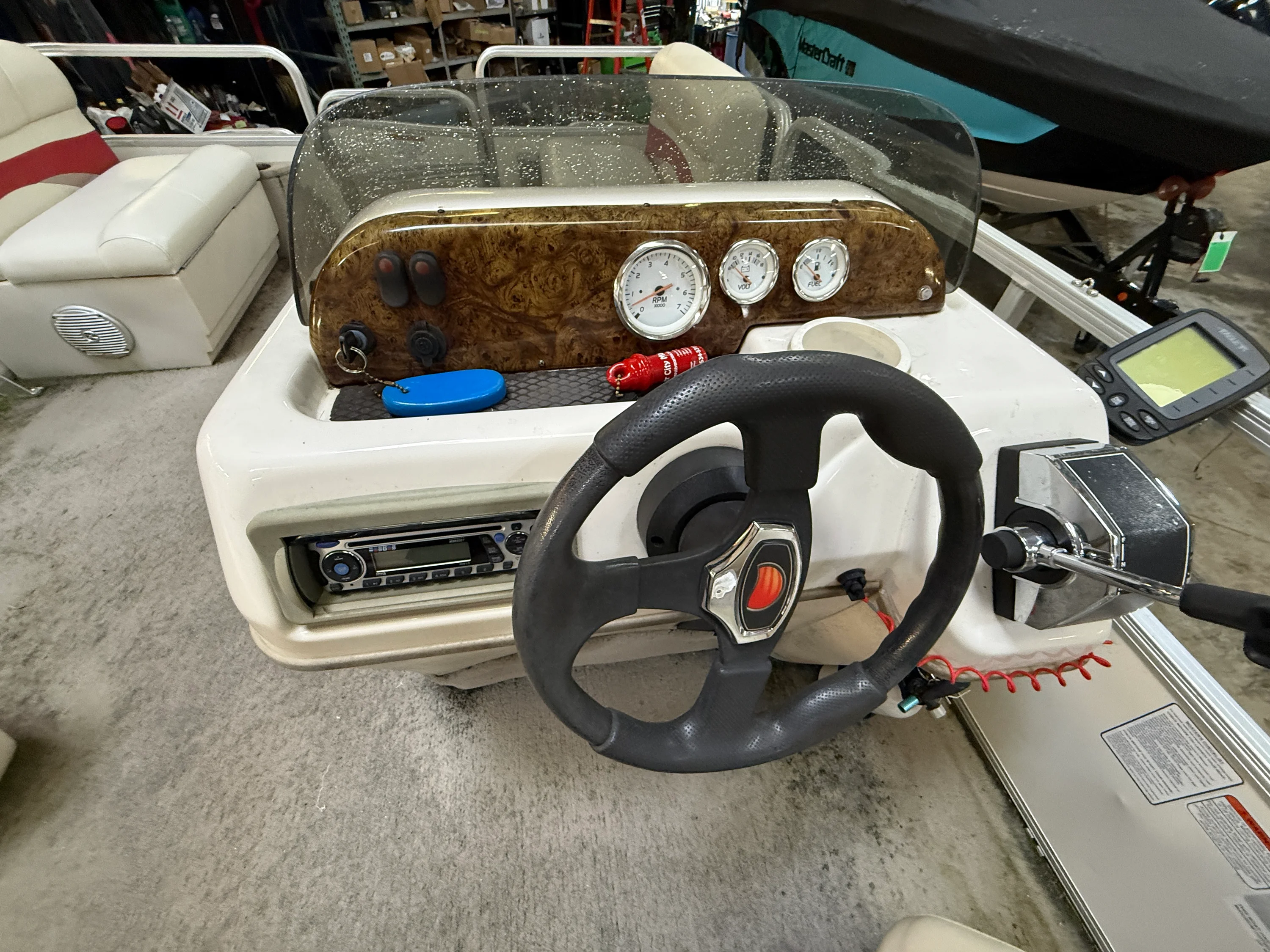 2009 Tracker FISHING DELUXE 20 Image Thumbnail #11