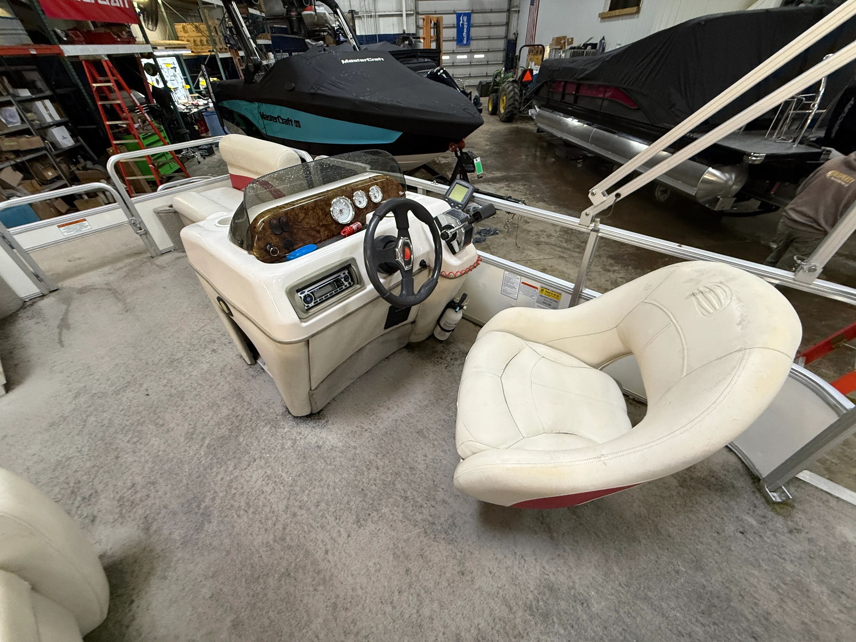 2009 Tracker FISHING DELUXE 20 Image Thumbnail #7