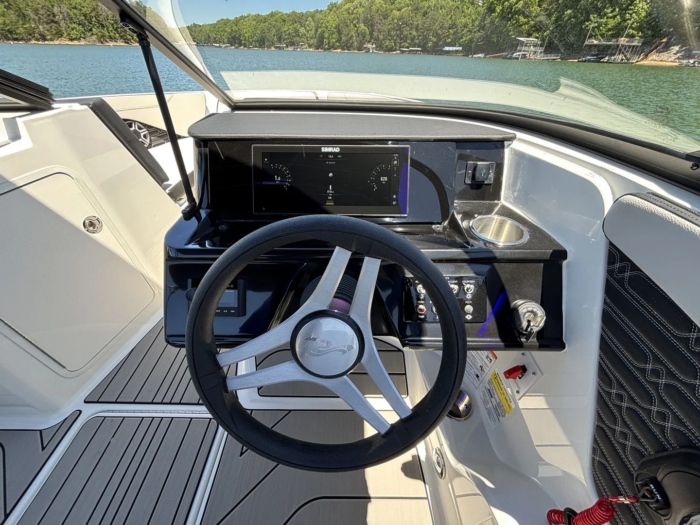 2026 Sea Ray SPX 210 Image Thumbnail #8