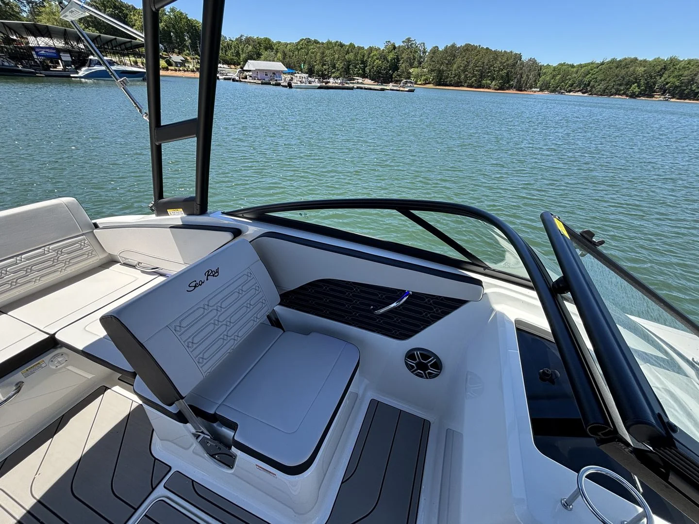 2026 Sea Ray SPX 210 Image Thumbnail #12