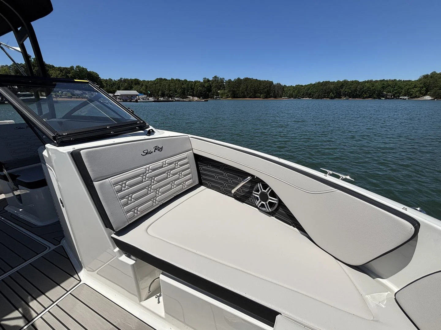 2026 Sea Ray SPX 210 Image Thumbnail #16