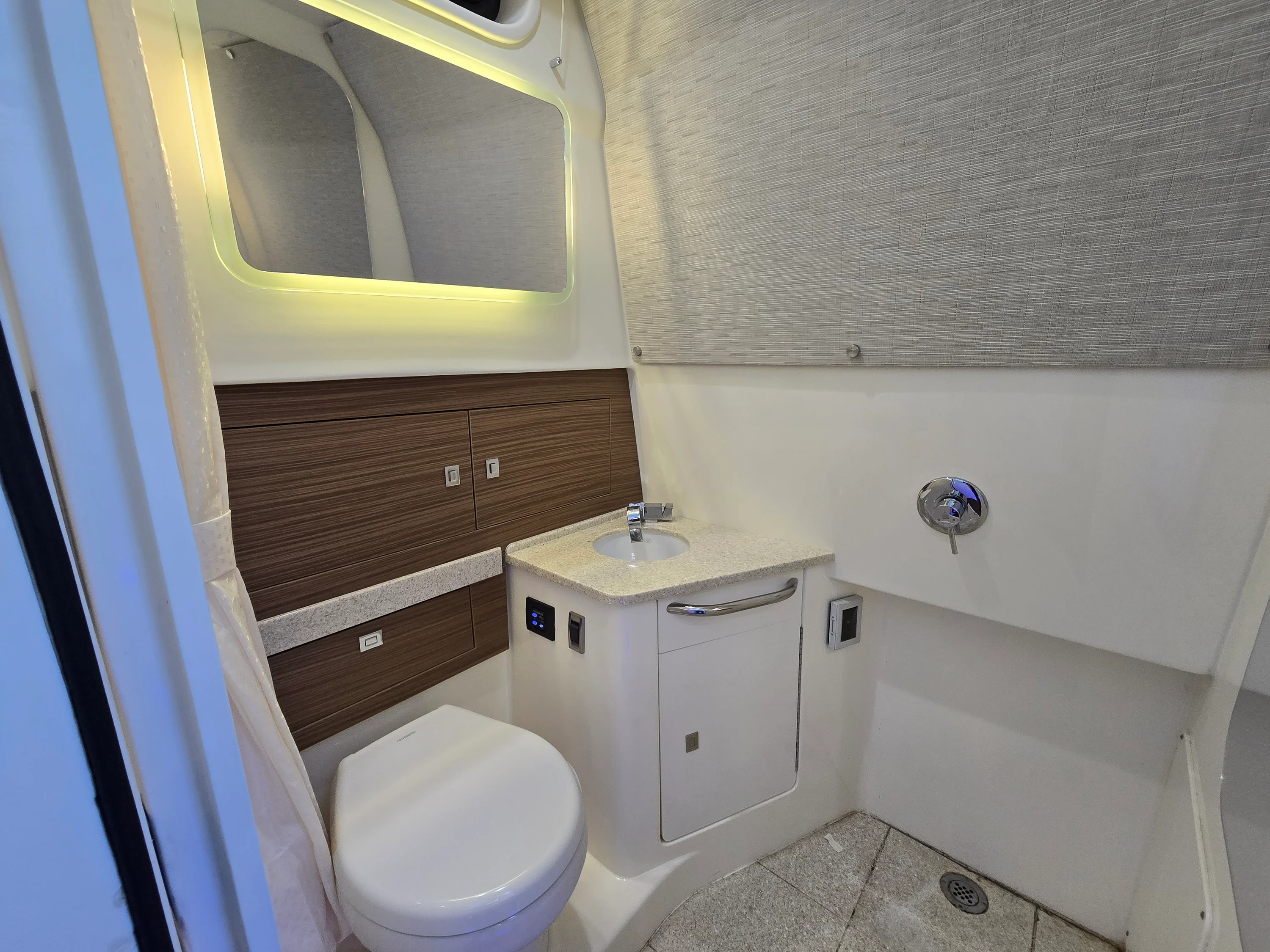 2023 Boston Whaler 420 OUTRAGE Image Thumbnail #22