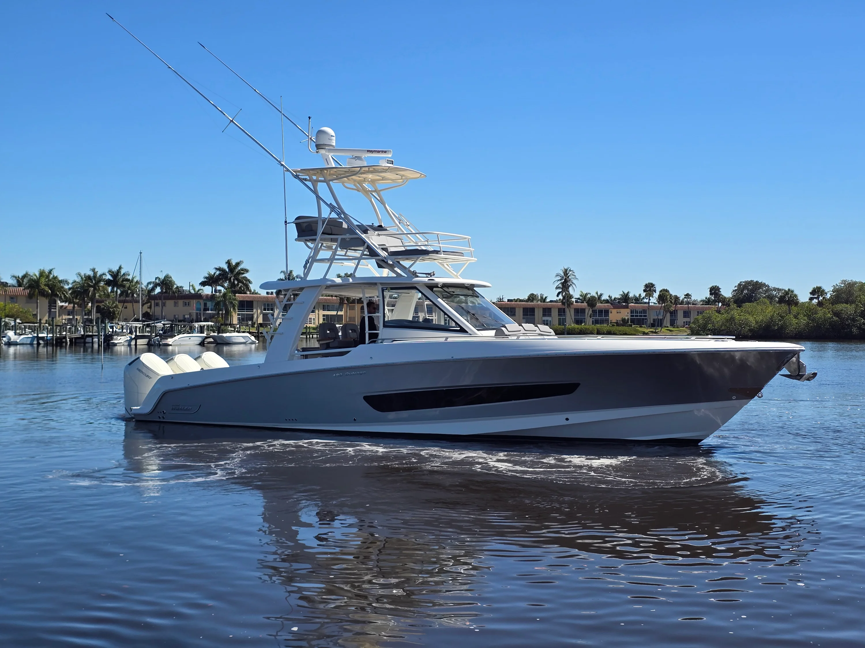 2023 Boston Whaler 420 OUTRAGE Image Thumbnail #4