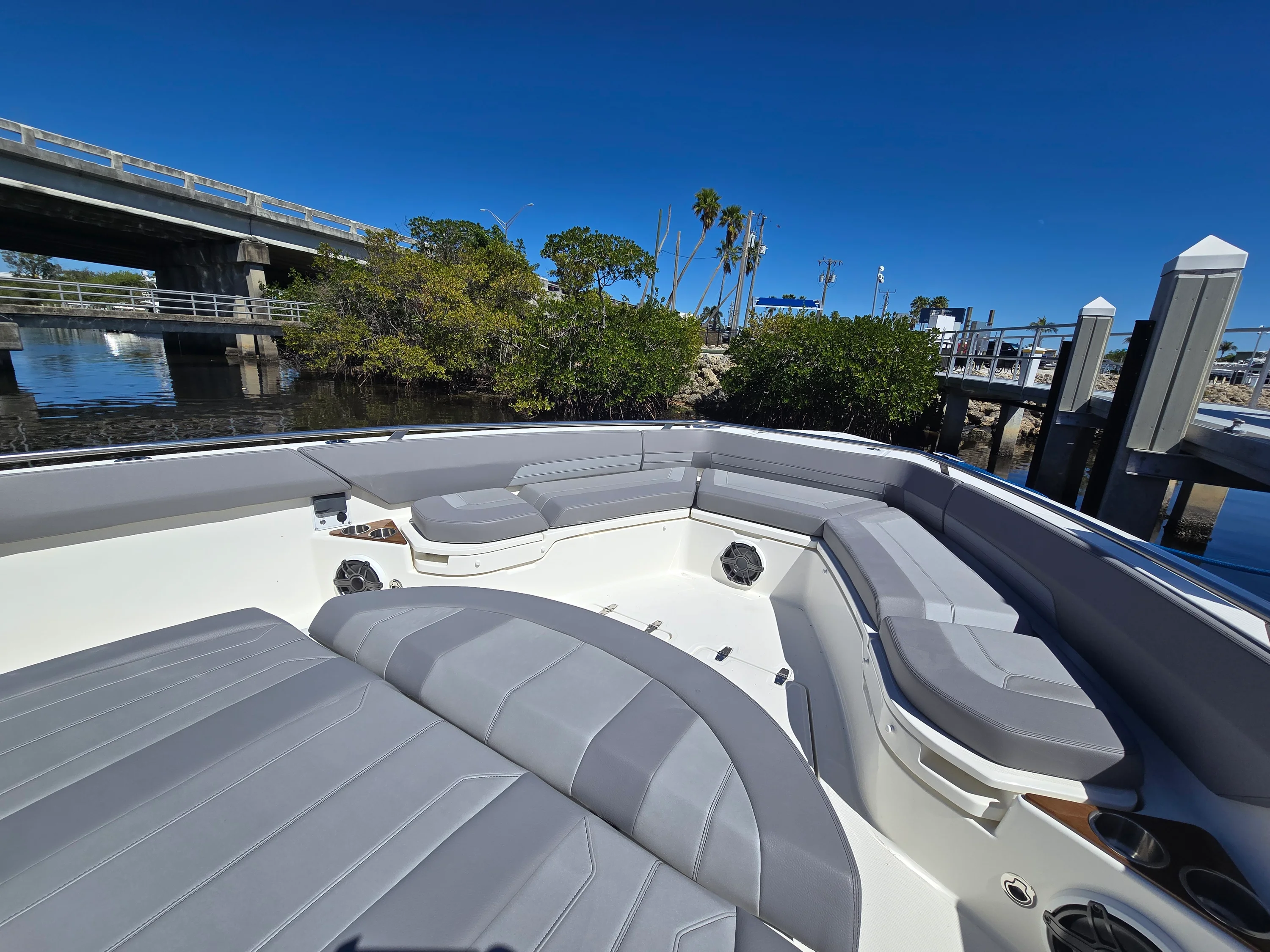 2023 Boston Whaler 420 OUTRAGE Image Thumbnail #18