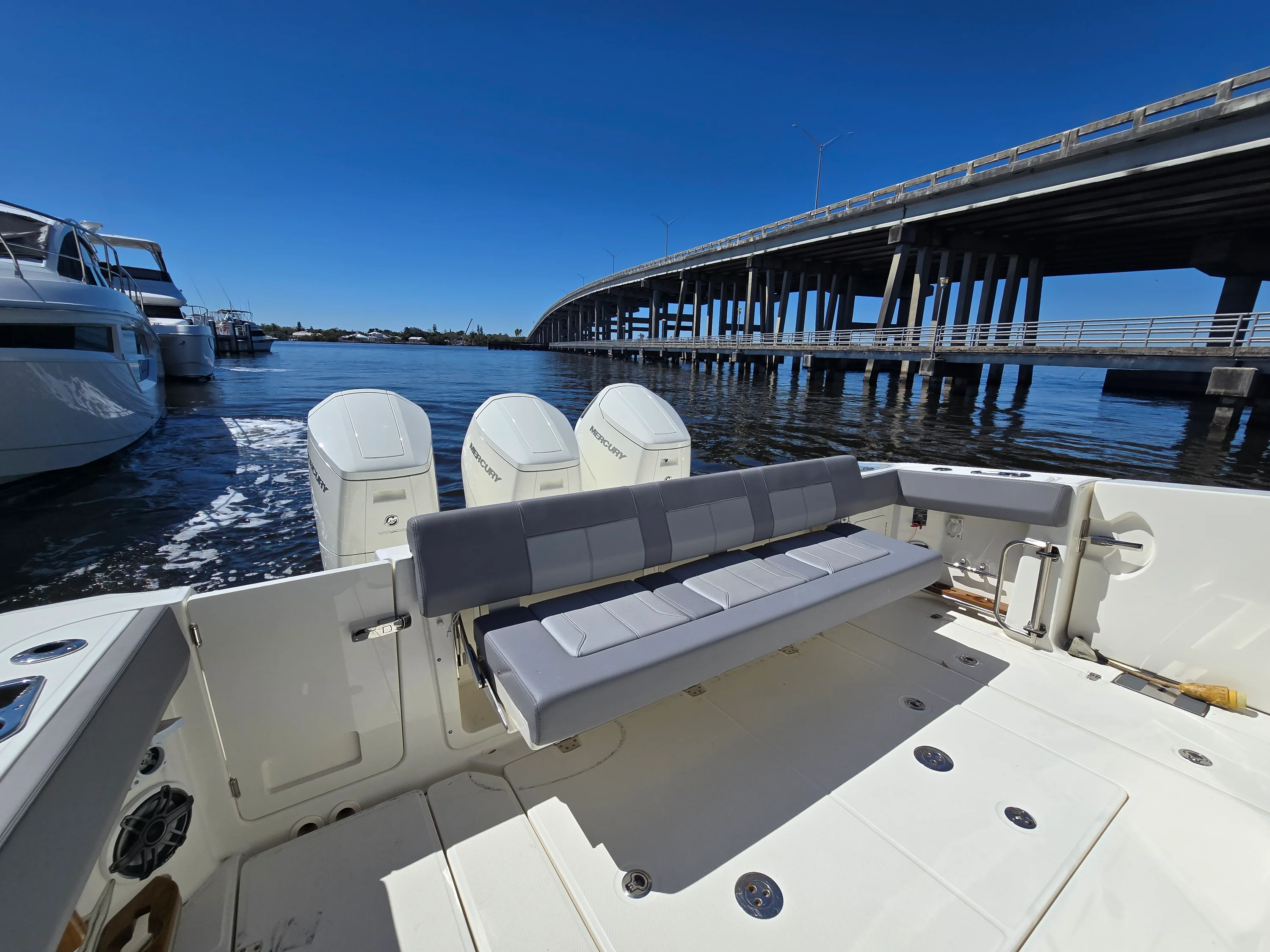 2023 Boston Whaler 420 OUTRAGE Image Thumbnail #14