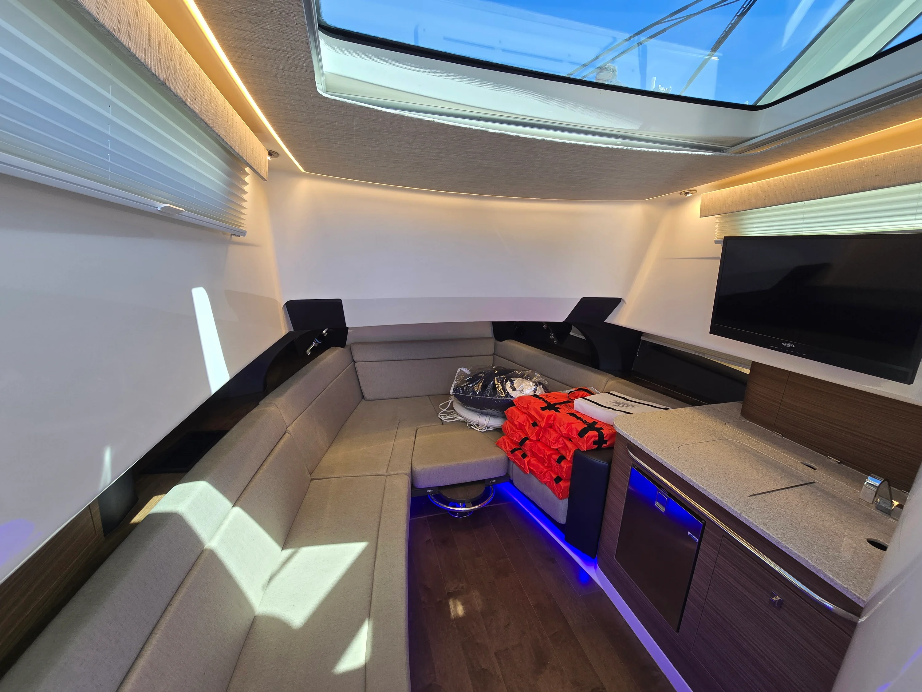 2023 Boston Whaler 420 OUTRAGE Image Thumbnail #20