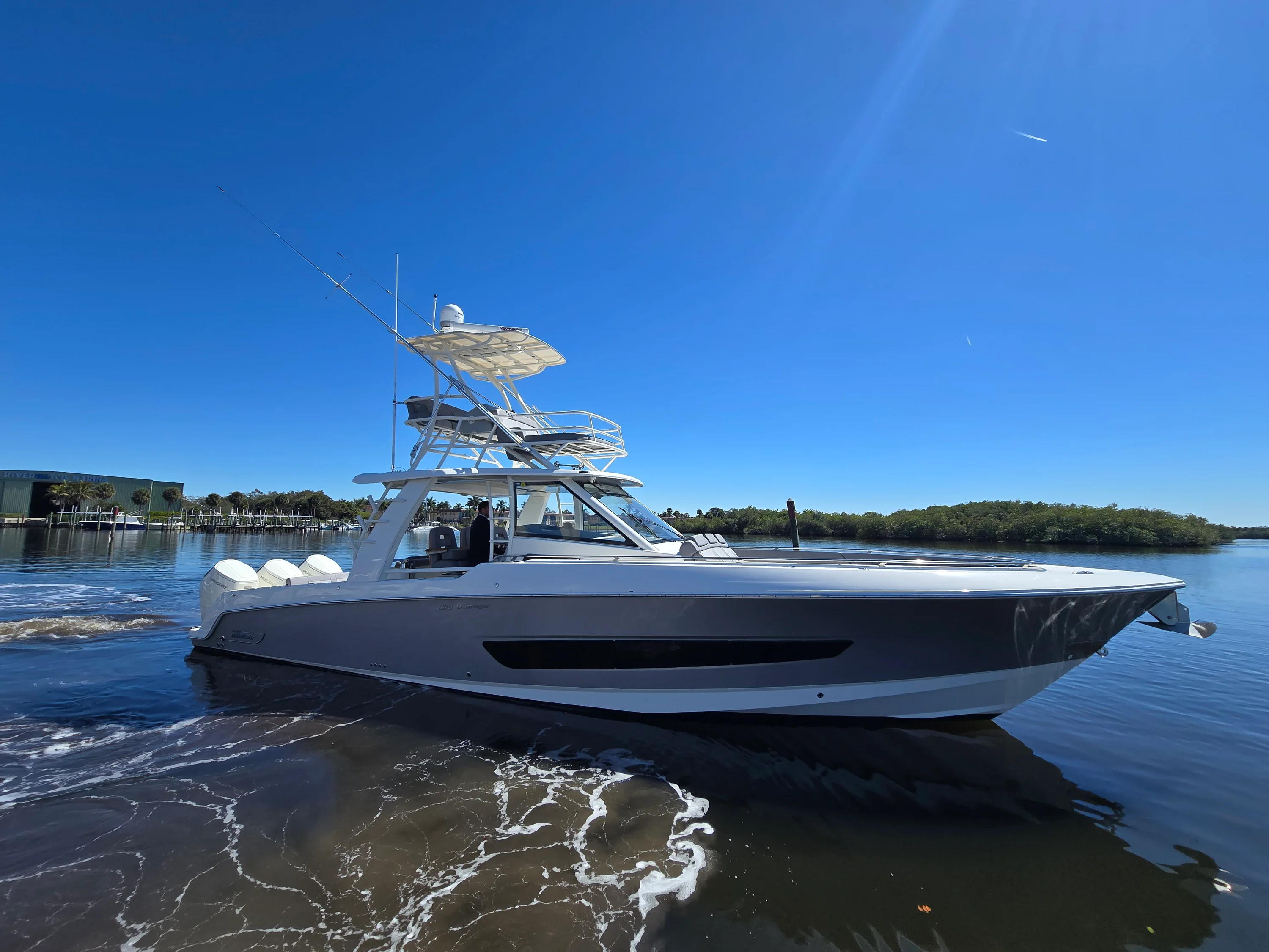 2023 Boston Whaler 420 OUTRAGE Image Thumbnail #0