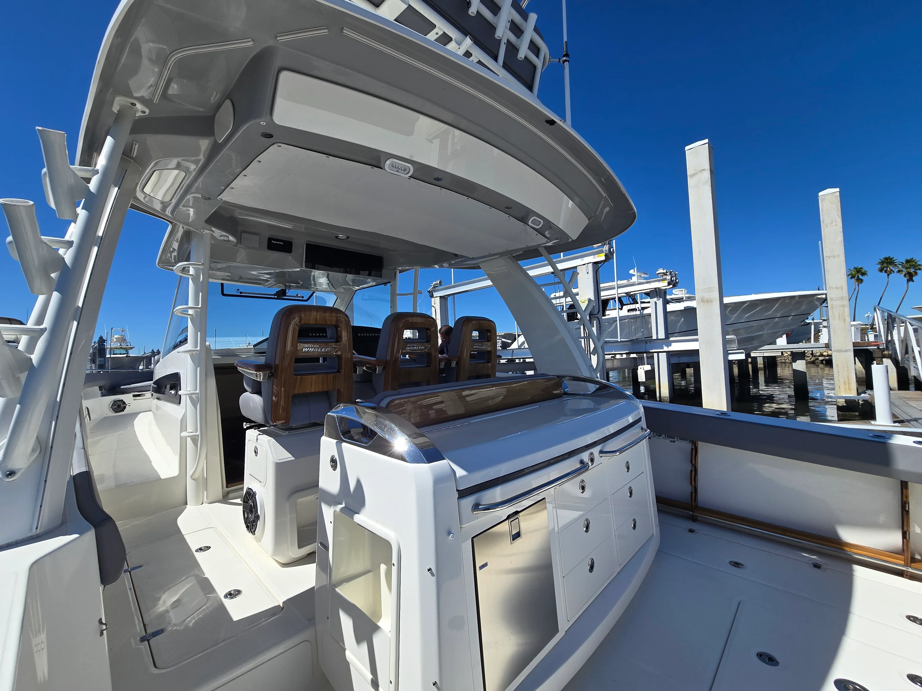 2023 Boston Whaler 420 OUTRAGE Image Thumbnail #11