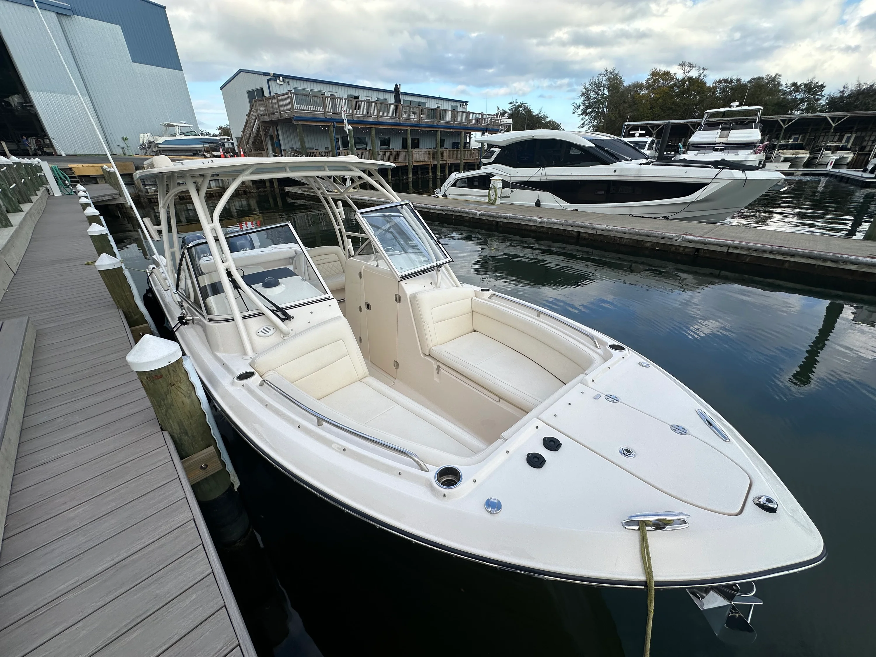 2022 Grady-White Freedom 275 Image Thumbnail #3