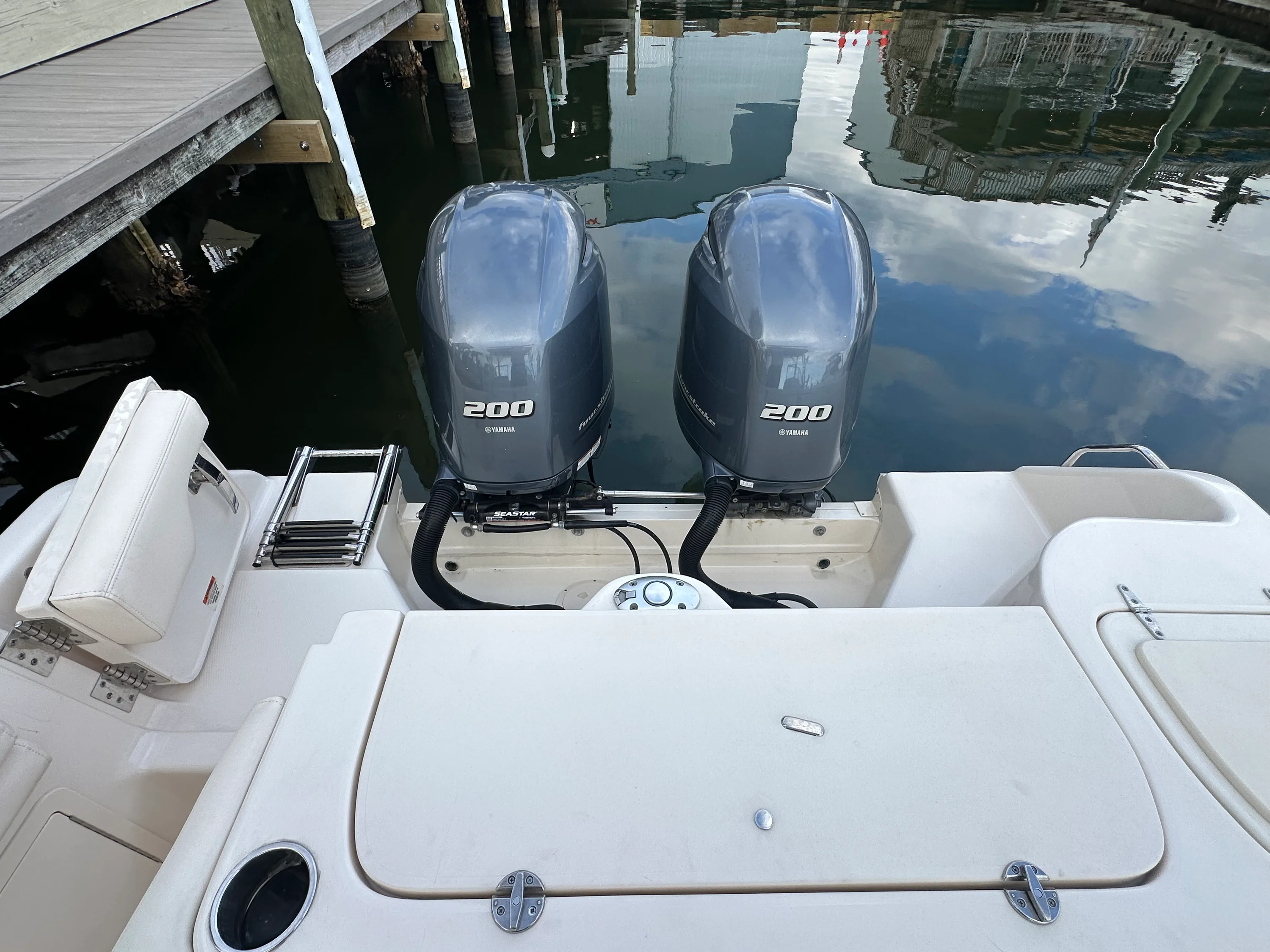 2022 Grady-White Freedom 275 Image Thumbnail #5