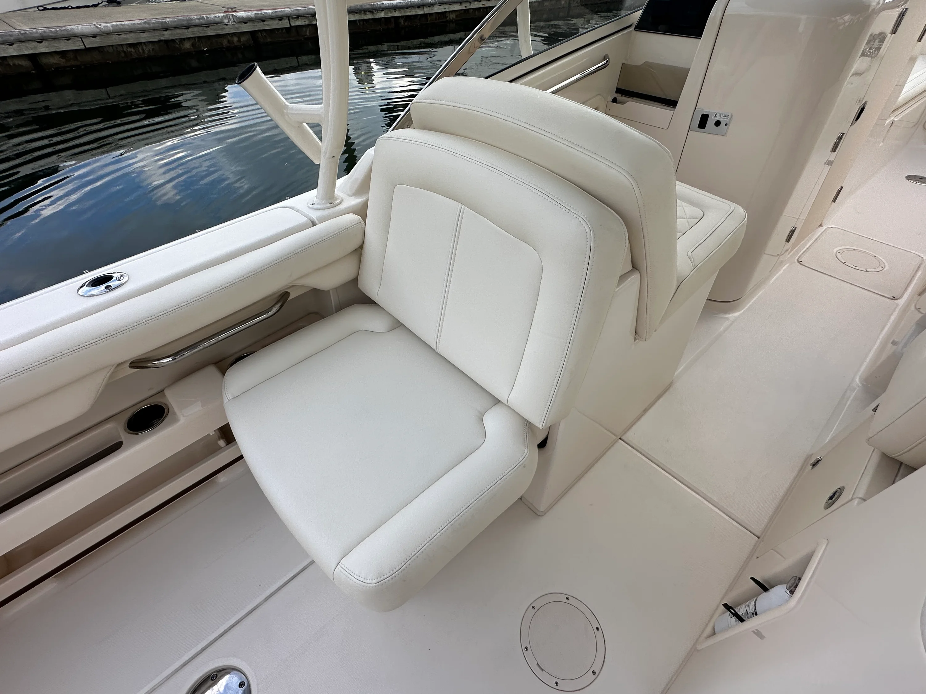 2022 Grady-White Freedom 275 Image Thumbnail #9