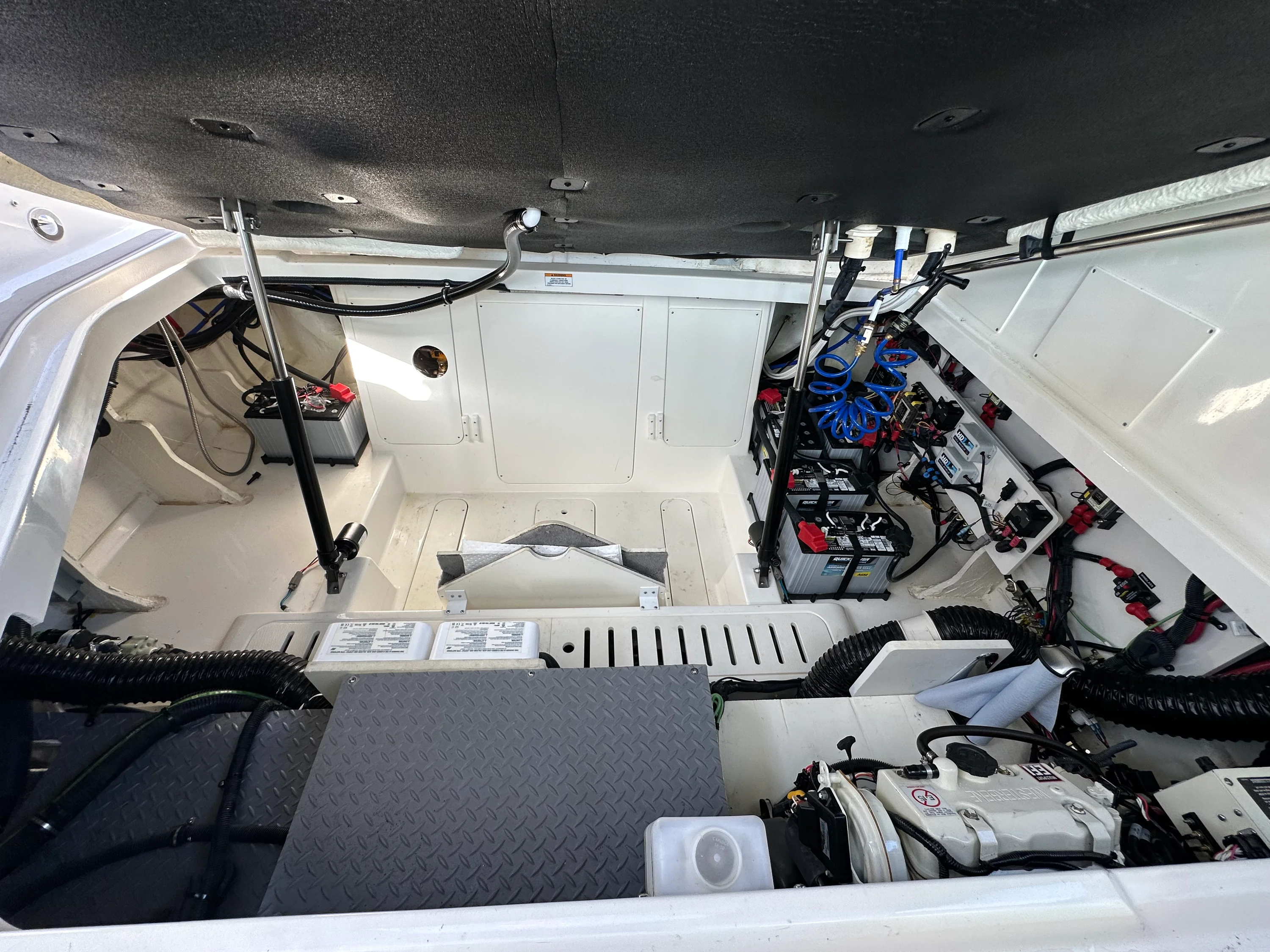 2024 Sea Ray 32 DA OB Image Thumbnail #40