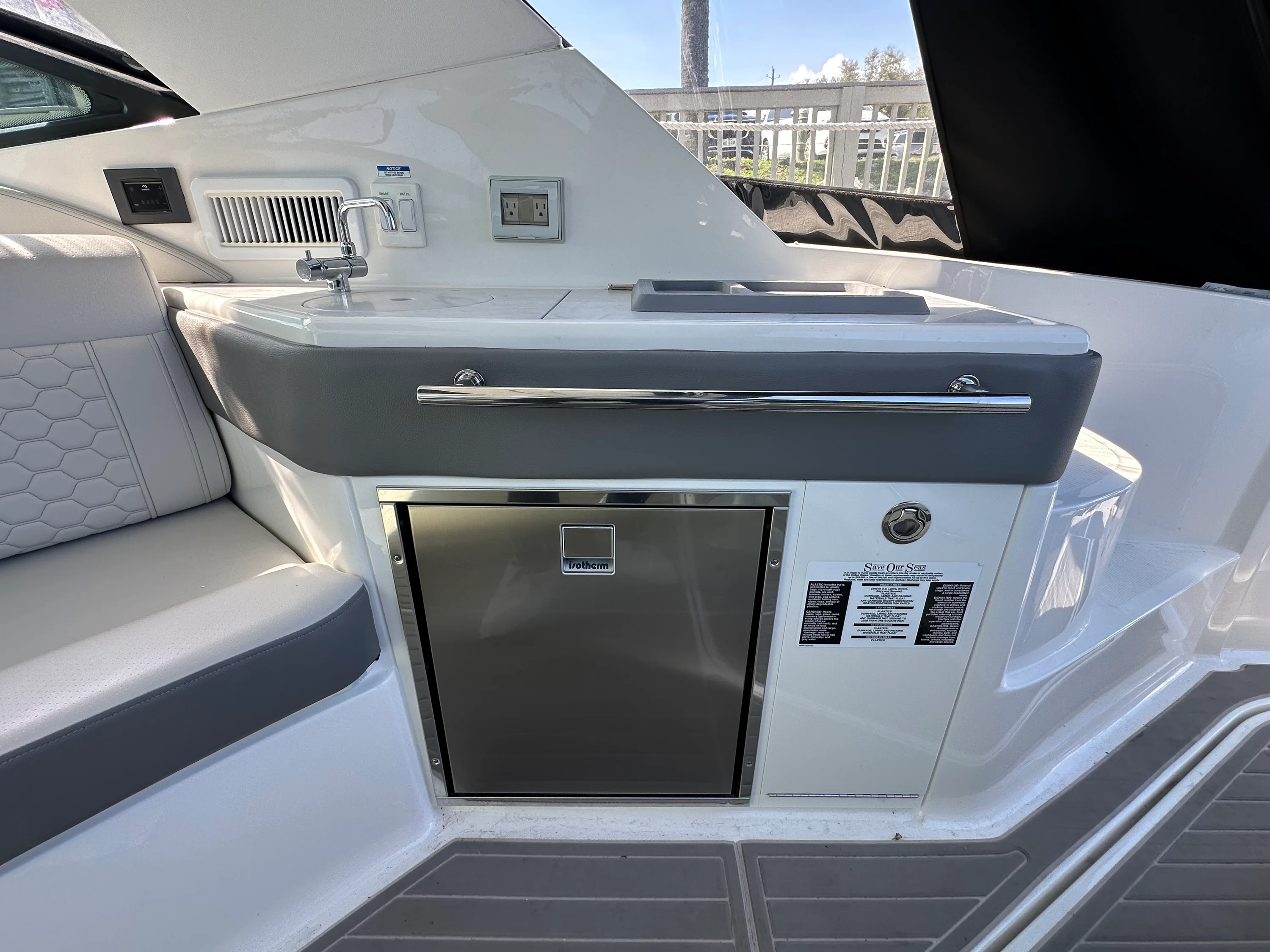 2024 Sea Ray 32 DA OB Image Thumbnail #20