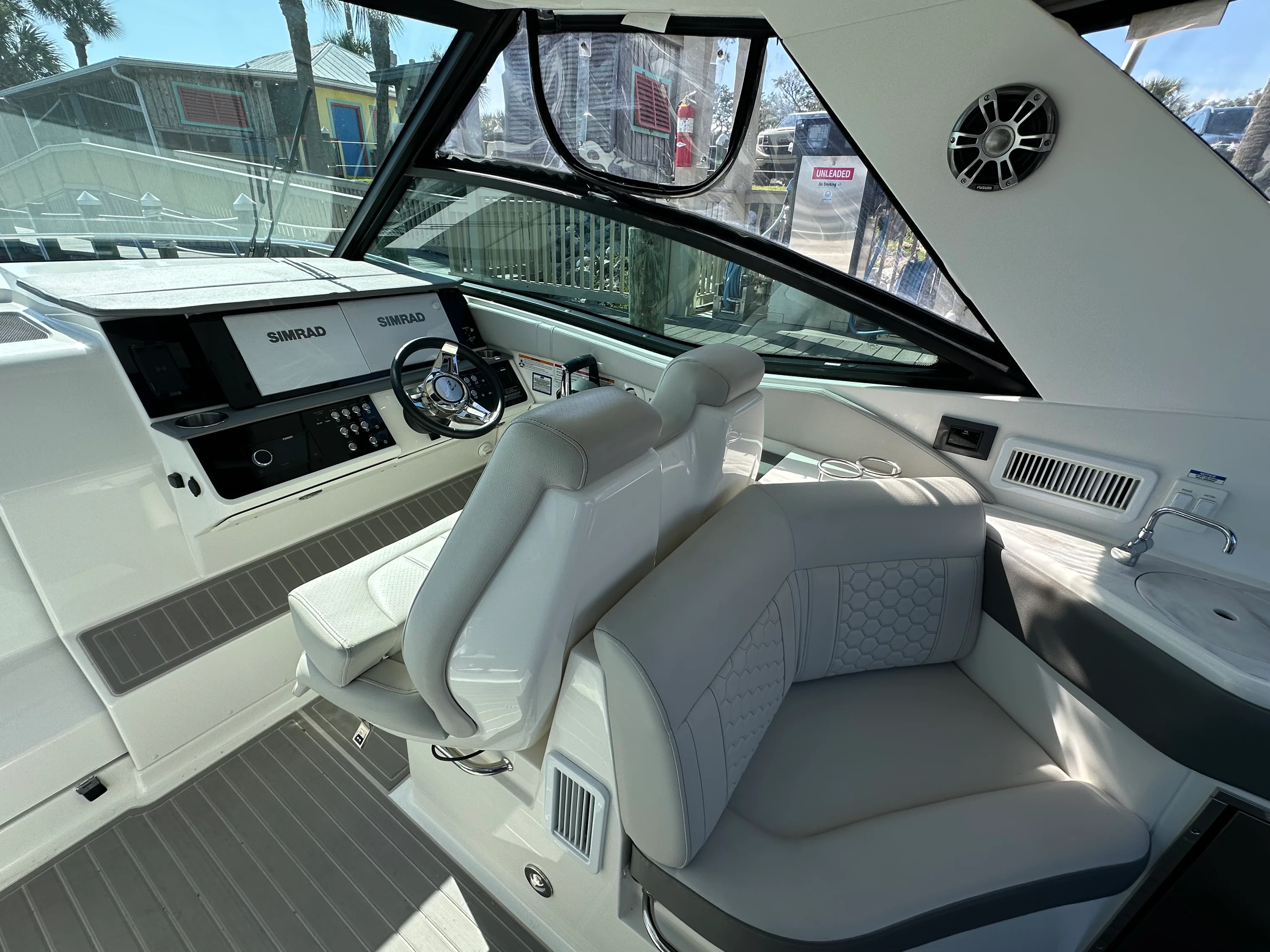 2024 Sea Ray 32 DA OB Image Thumbnail #21